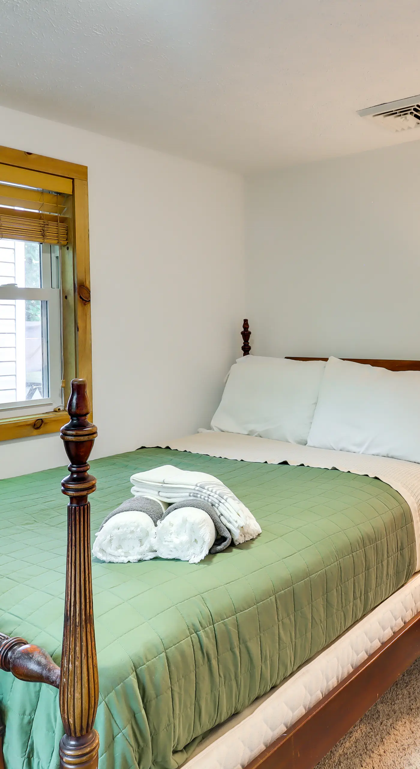 Walk to Beaches: Tree-Lined Pocono Lake Retreat!