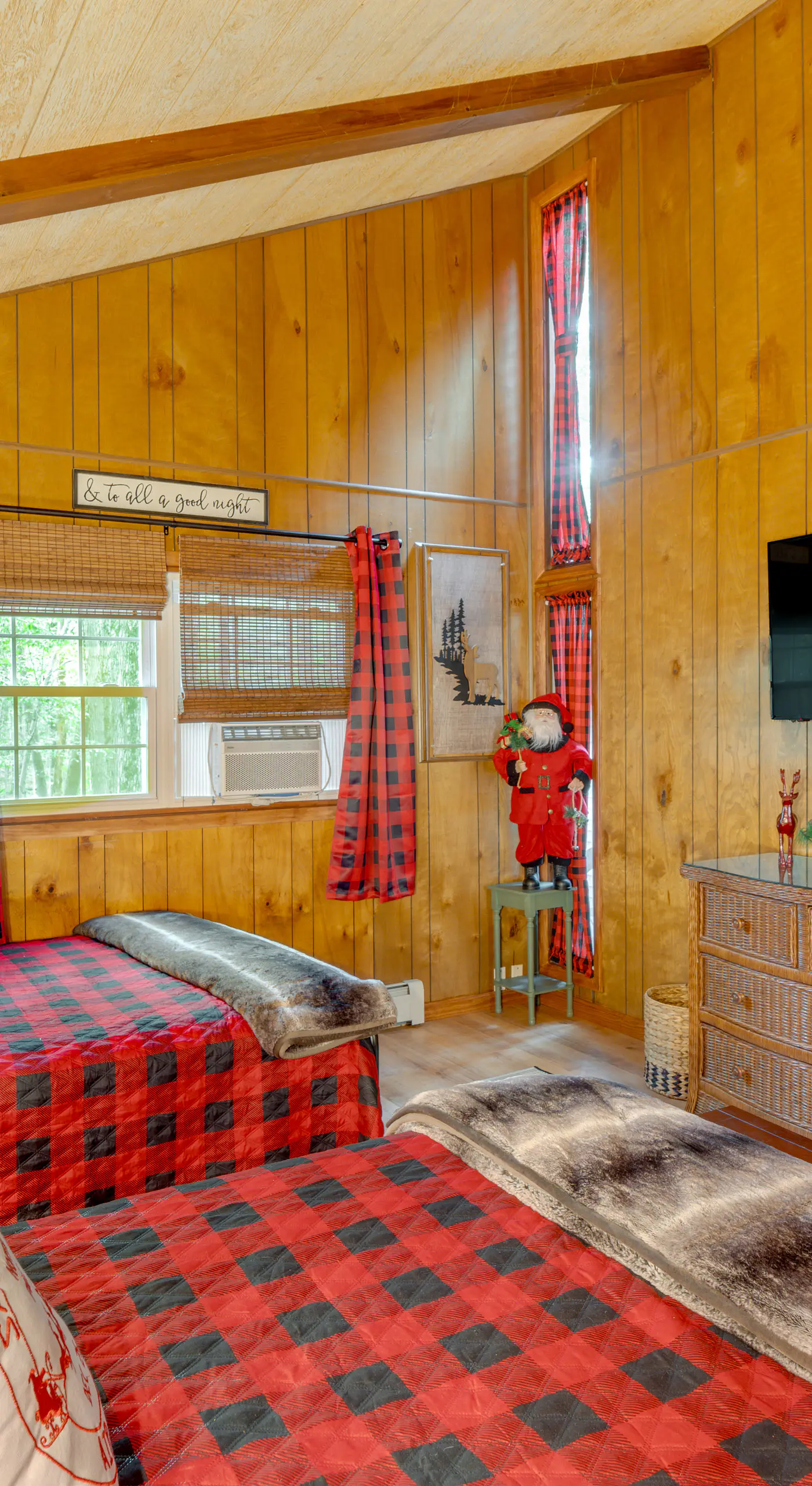 1 Mi to Gouldsboro State Park: Cabin w/ Deck!