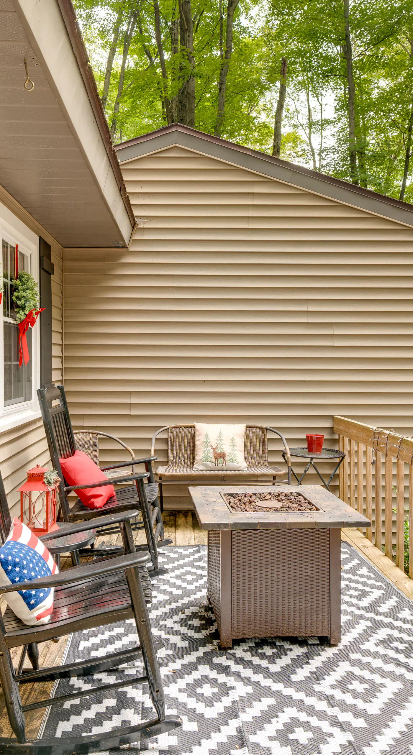 1 Mi to Gouldsboro State Park: Cabin w/ Deck!