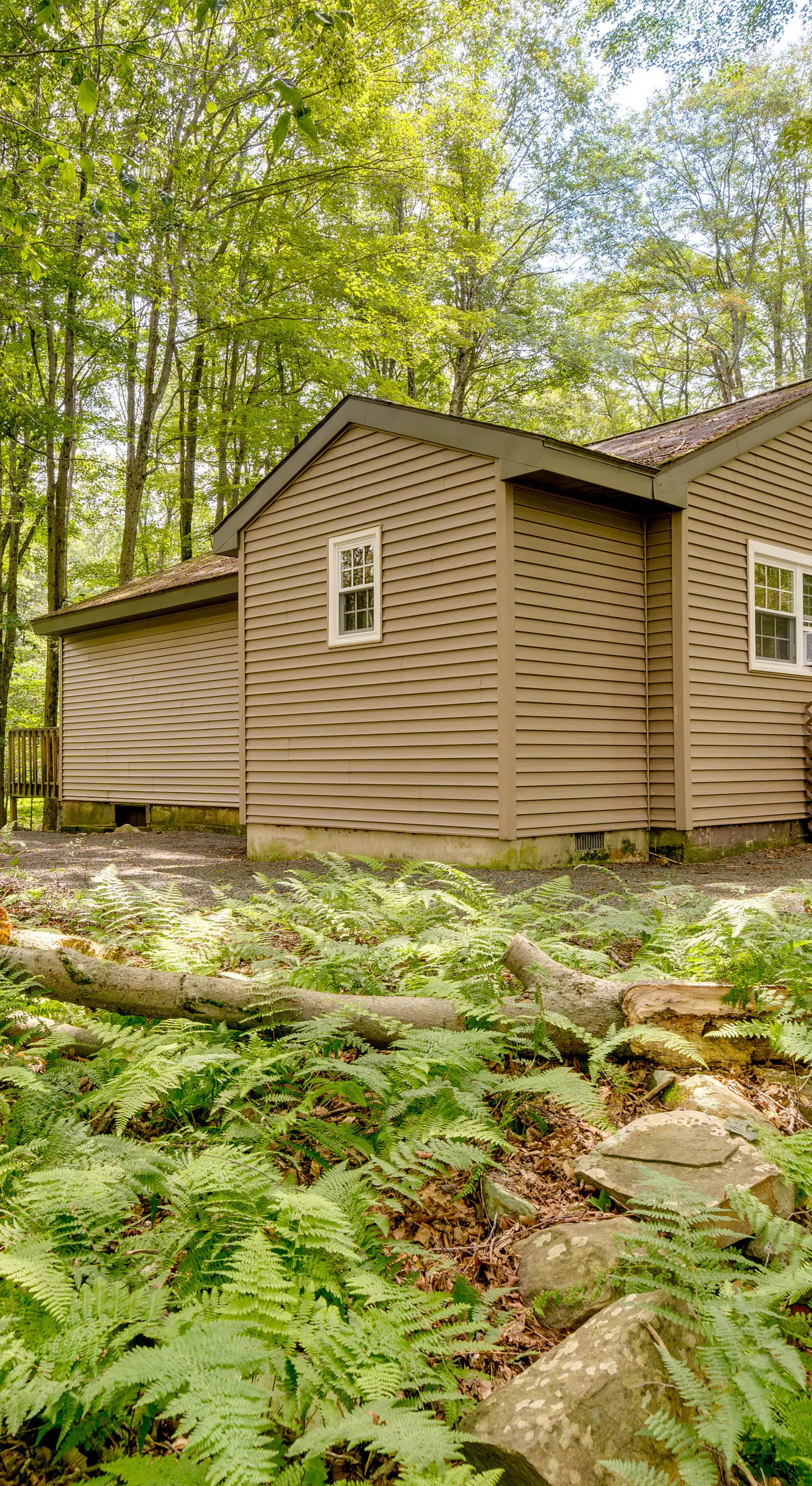 1 Mi to Gouldsboro State Park: Cabin w/ Deck!