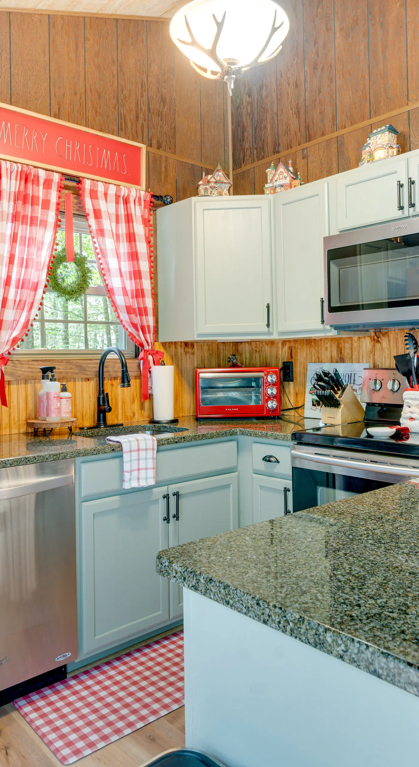 1 Mi to Gouldsboro State Park: Cabin w/ Deck!