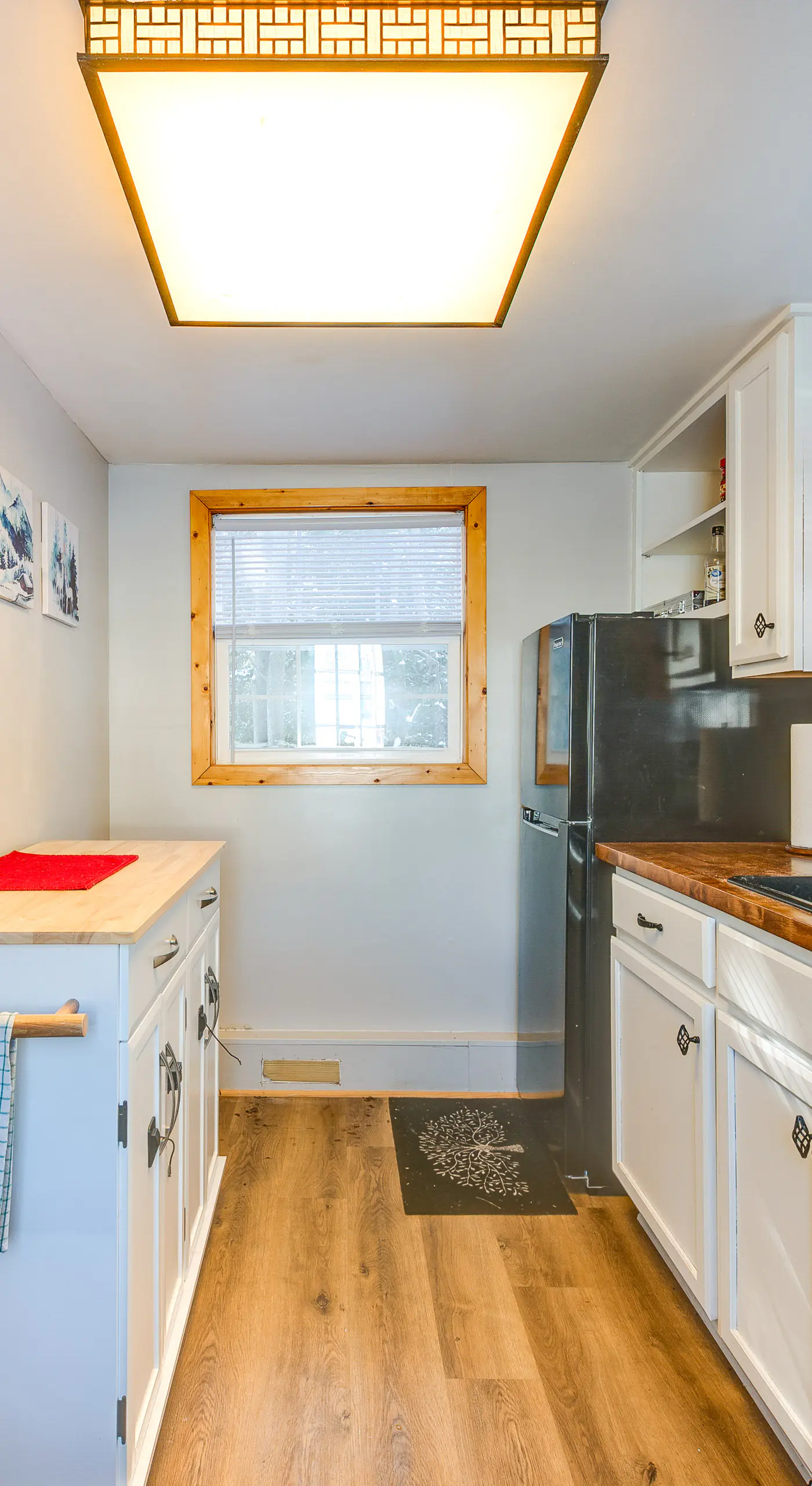 Pocono Couple's Getaway! Cute Cabin on 8 Acres