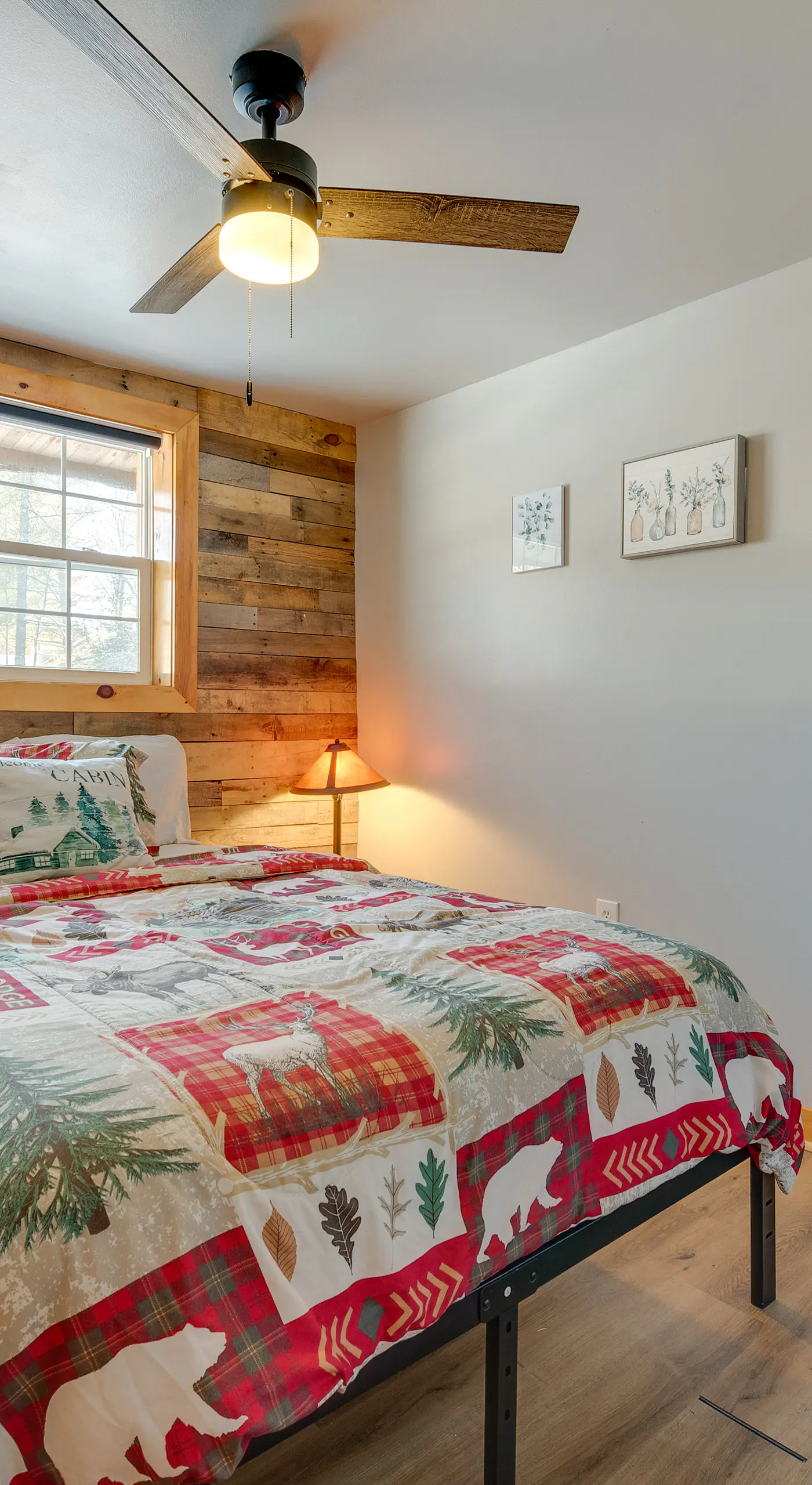 Pocono Couple's Getaway! Cute Cabin on 8 Acres