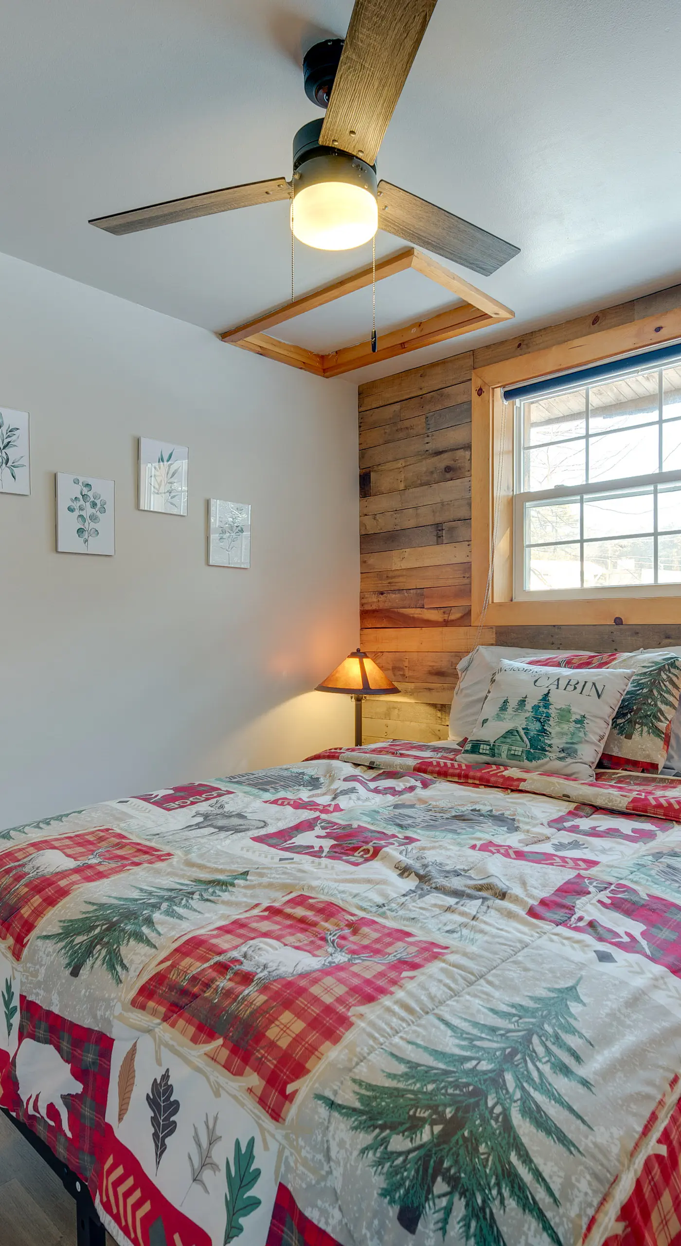 Pocono Couple's Getaway! Cute Cabin on 8 Acres