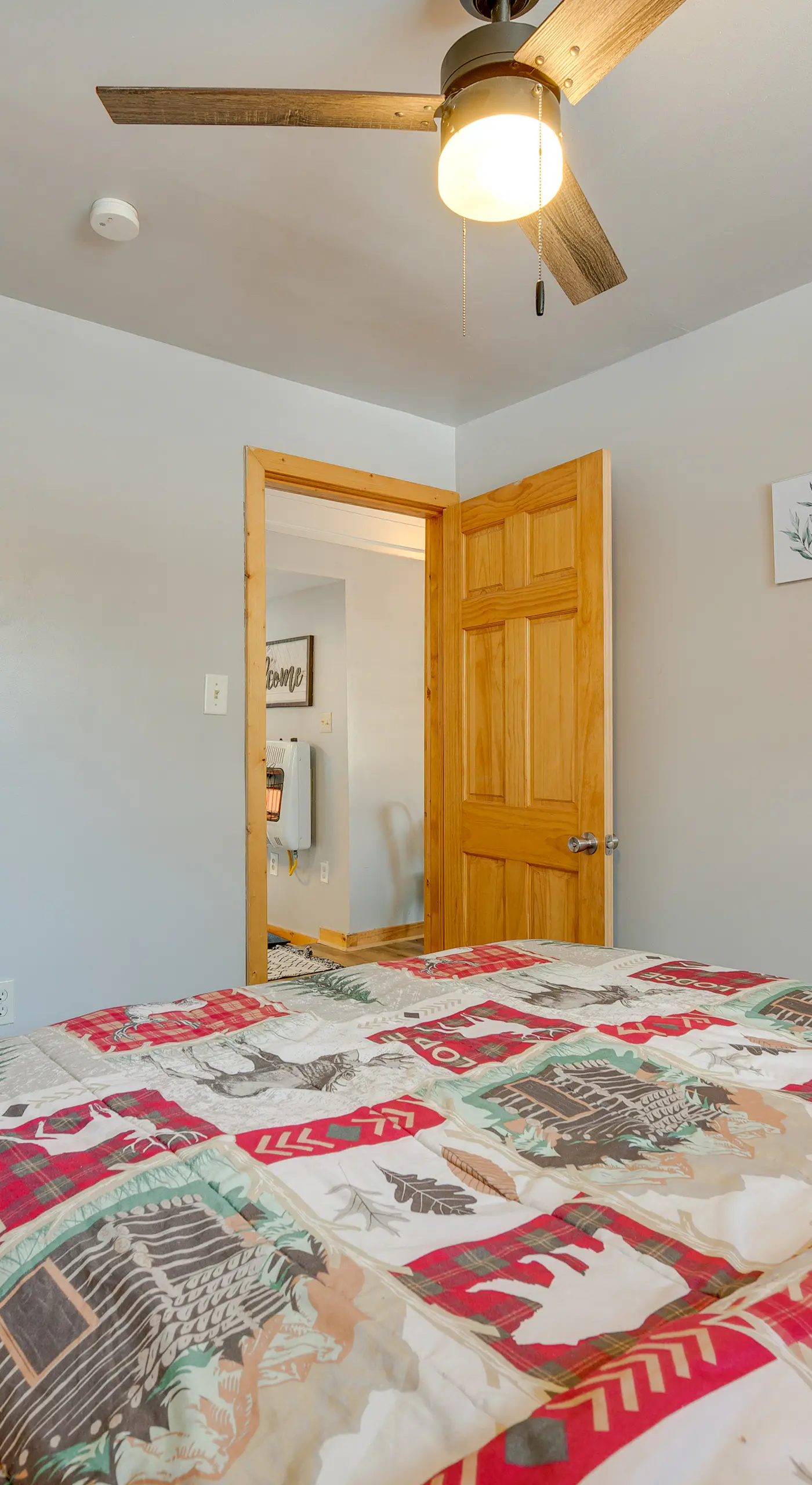 Pocono Couple's Getaway! Cute Cabin on 8 Acres