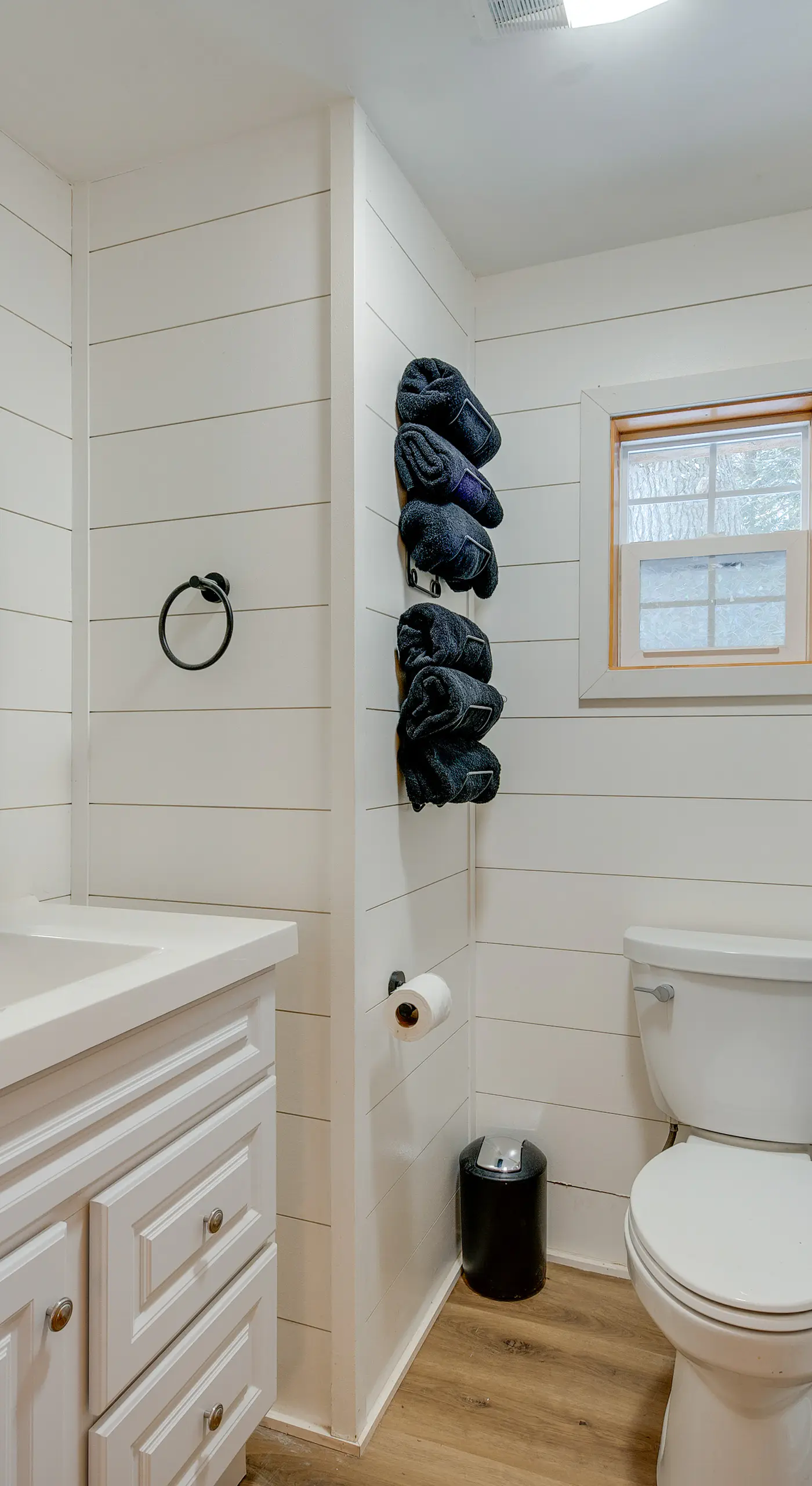 Pocono Couple's Getaway! Cute Cabin on 8 Acres