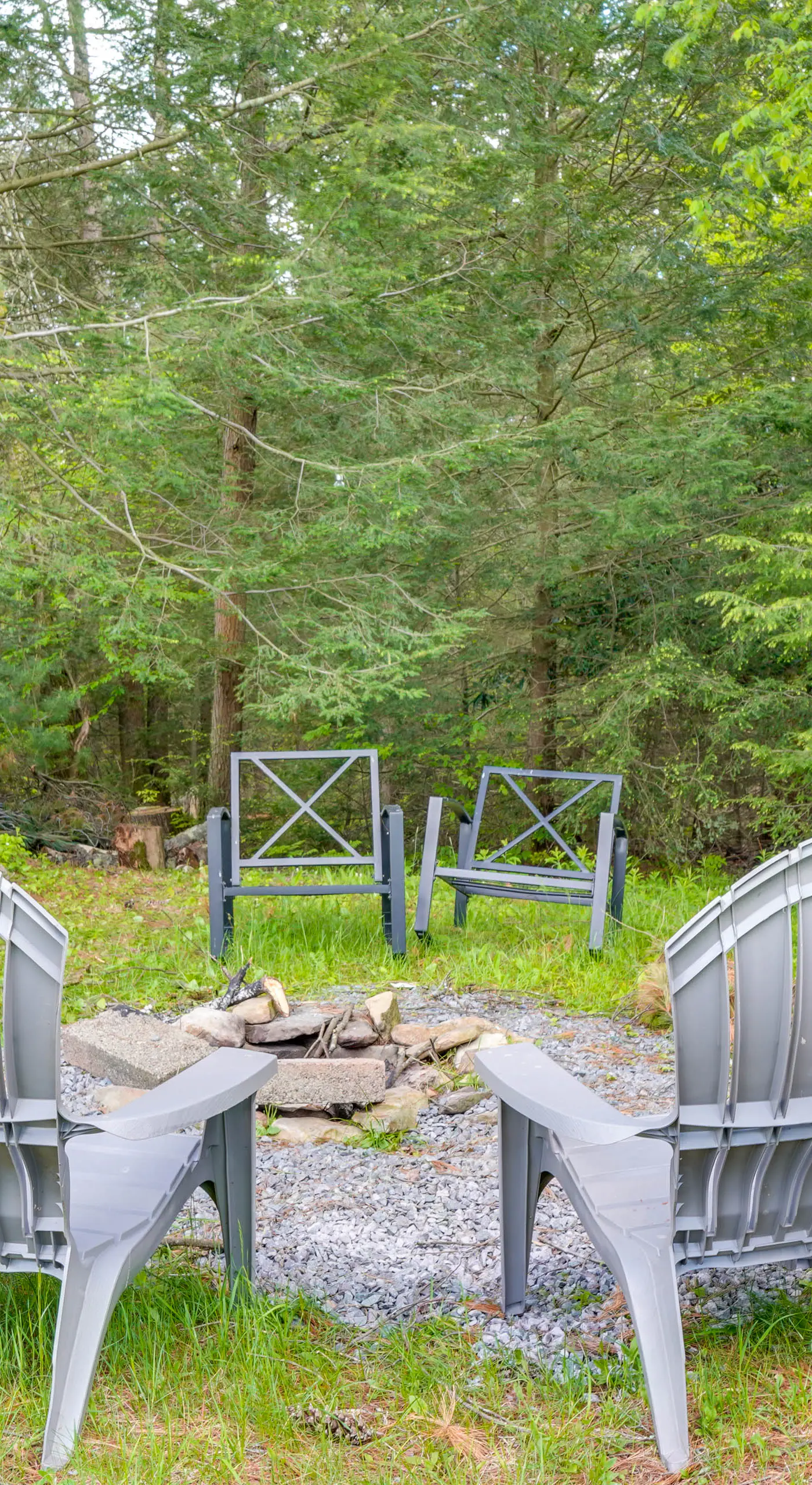 Pocono Couple's Getaway! Cute Cabin on 8 Acres