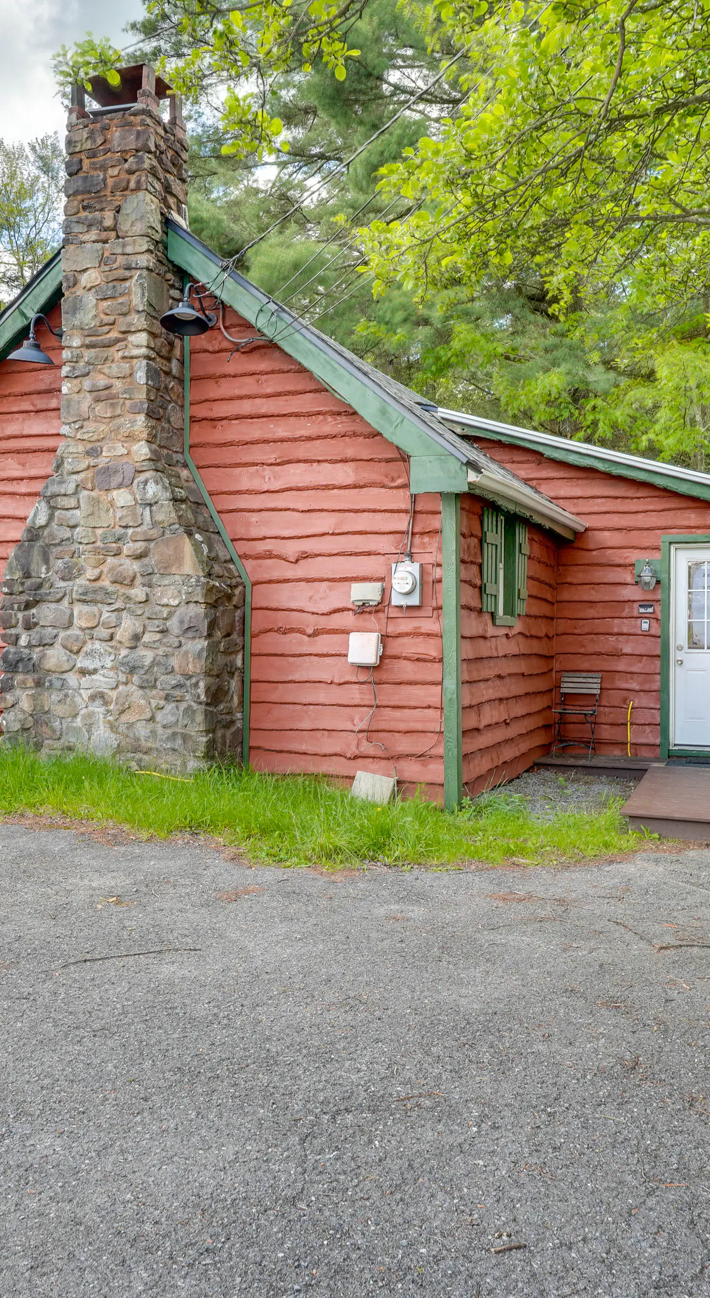 Pocono Couple's Getaway! Cute Cabin on 8 Acres