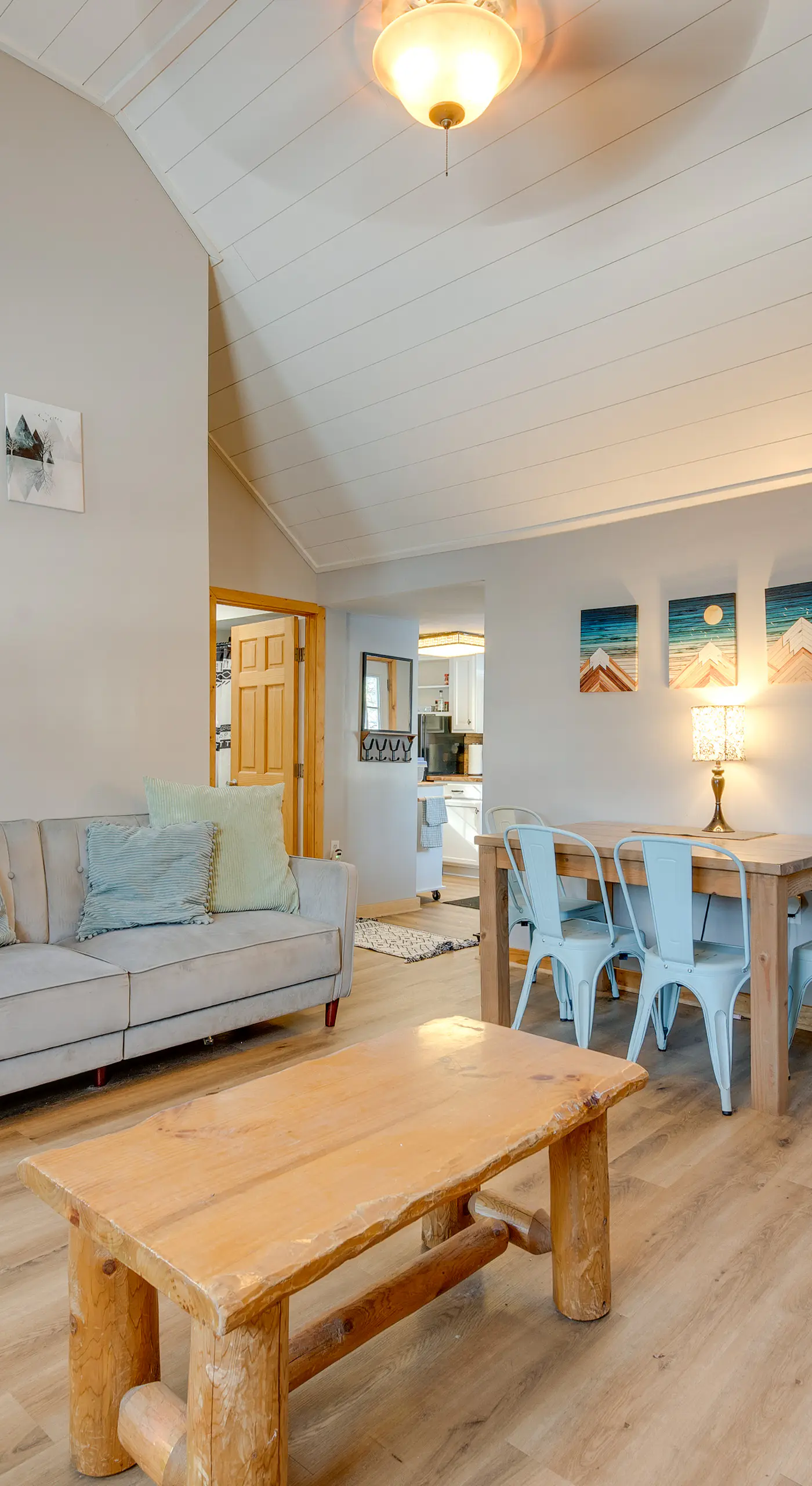 Pocono Couple's Getaway! Cute Cabin on 8 Acres