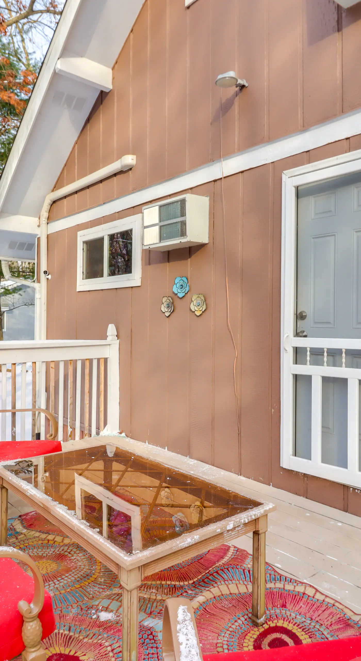 8 Mi to Big Boulder Mountain: Cabin w/ Decks!