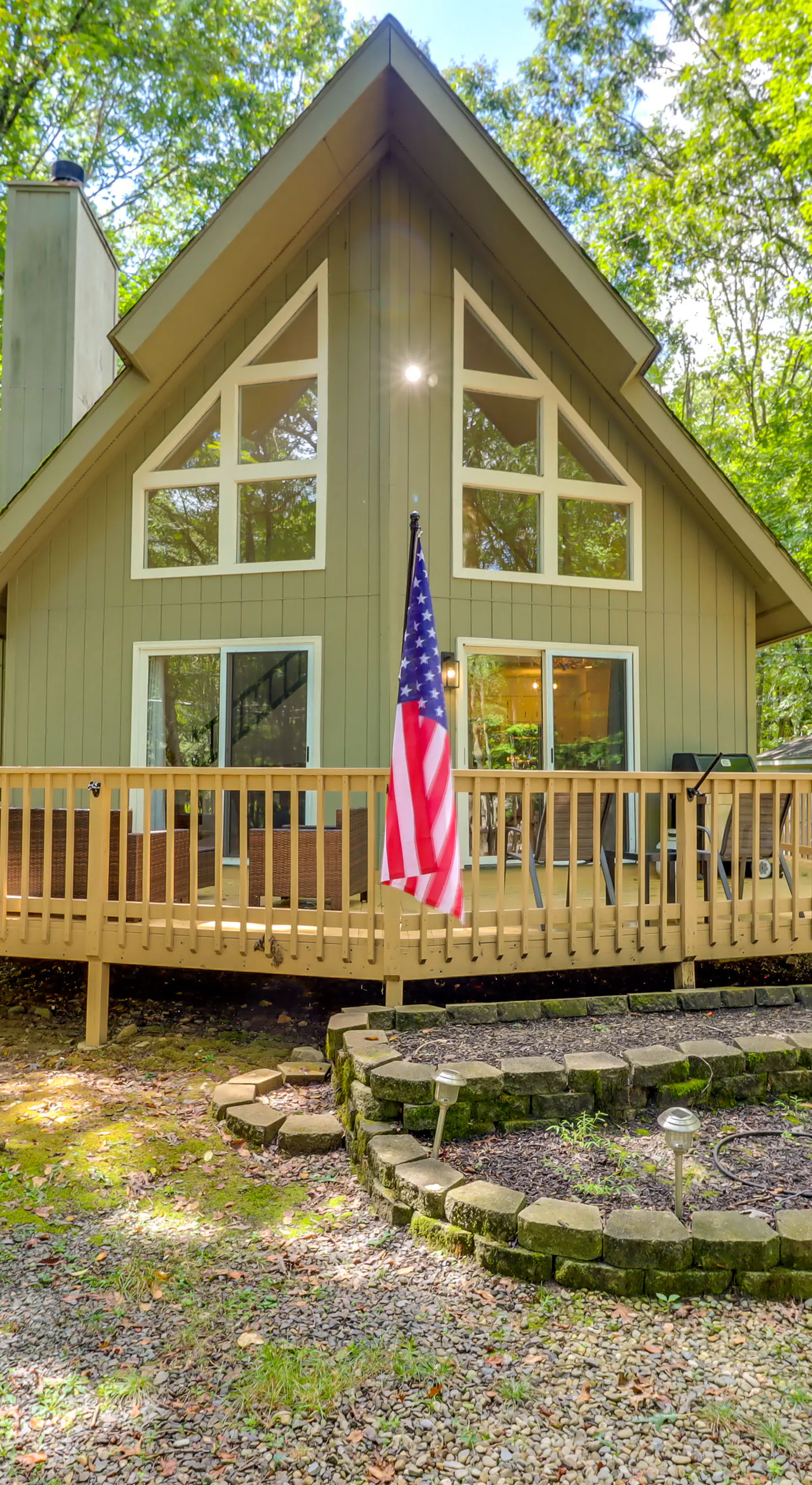 Deck, Fire Pit & Pool Access: Pennsylvania Home!