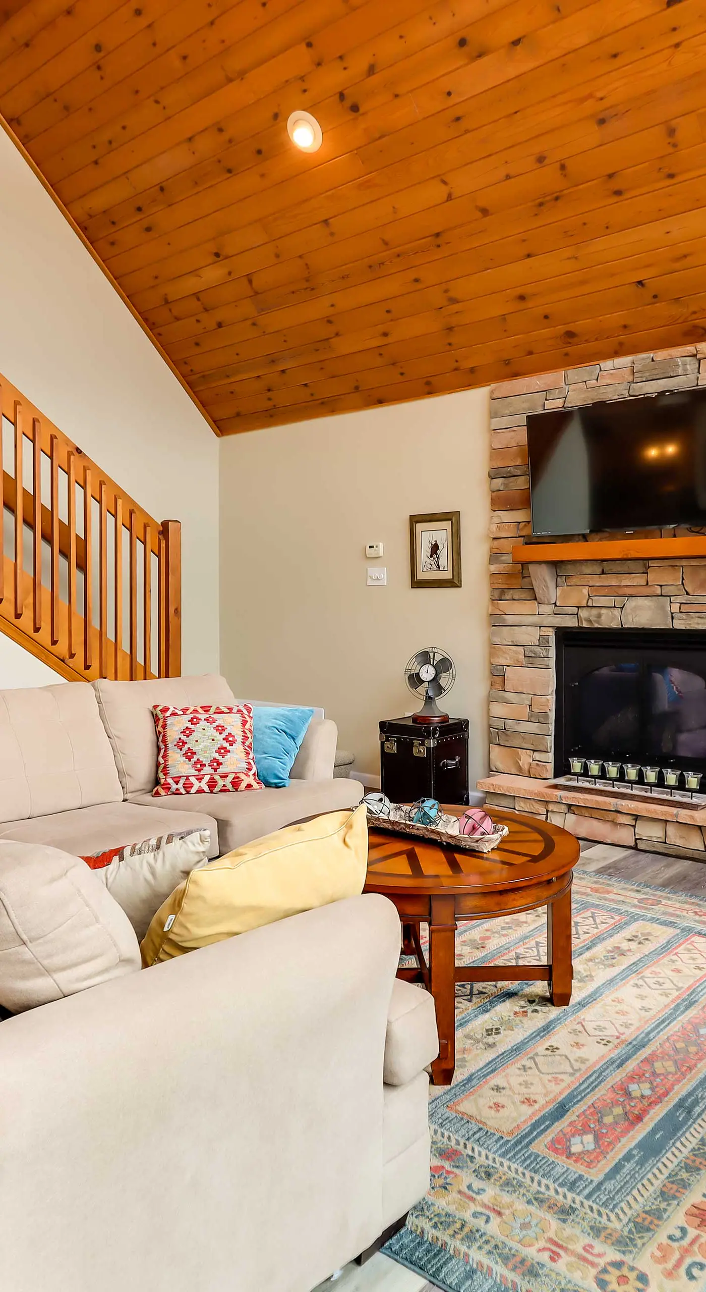 Lakefront Poconos Family Home w/ Pool Access