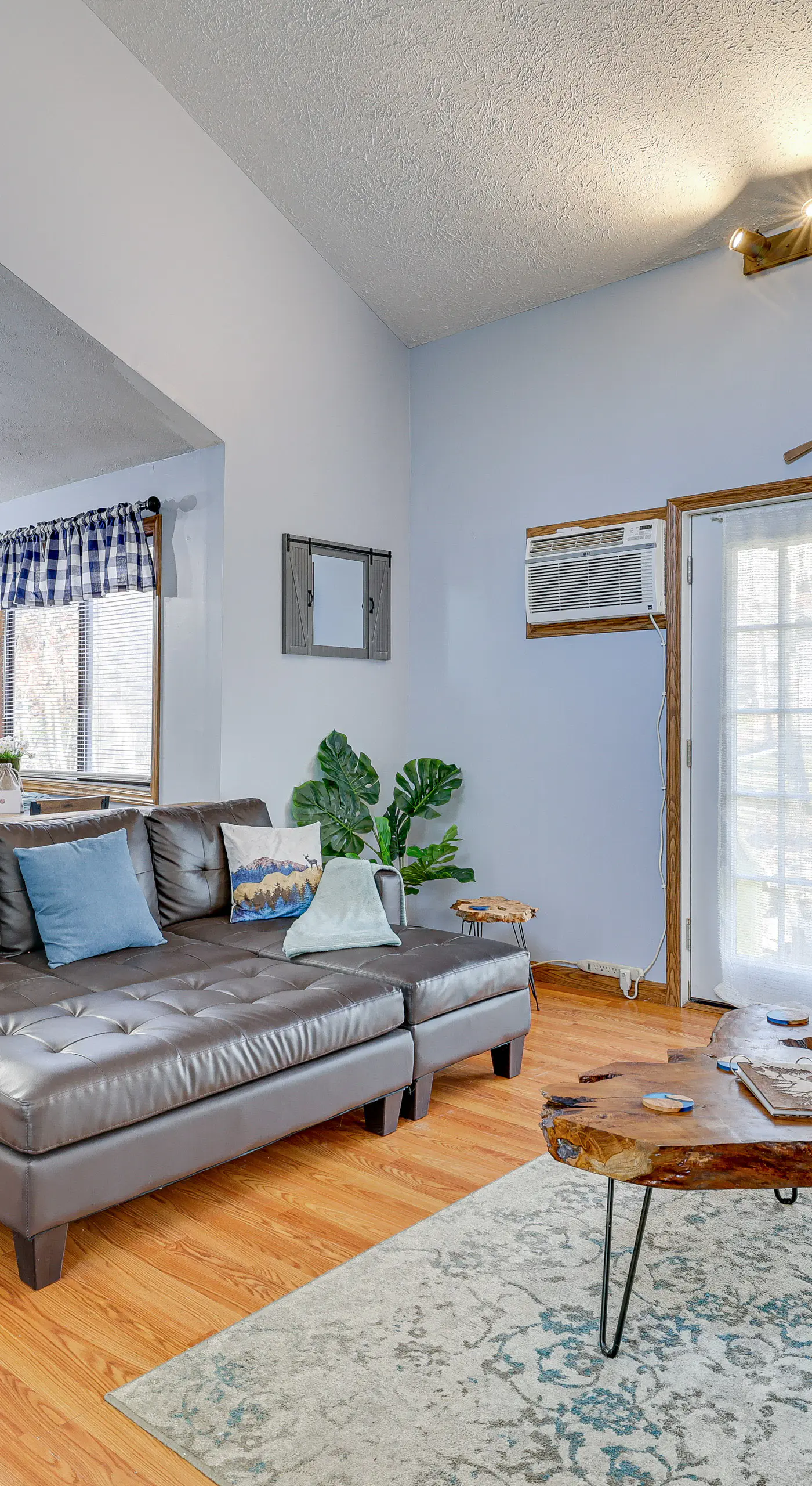 Fire Pit, Pool & Beach Access: Tobyhanna Home!