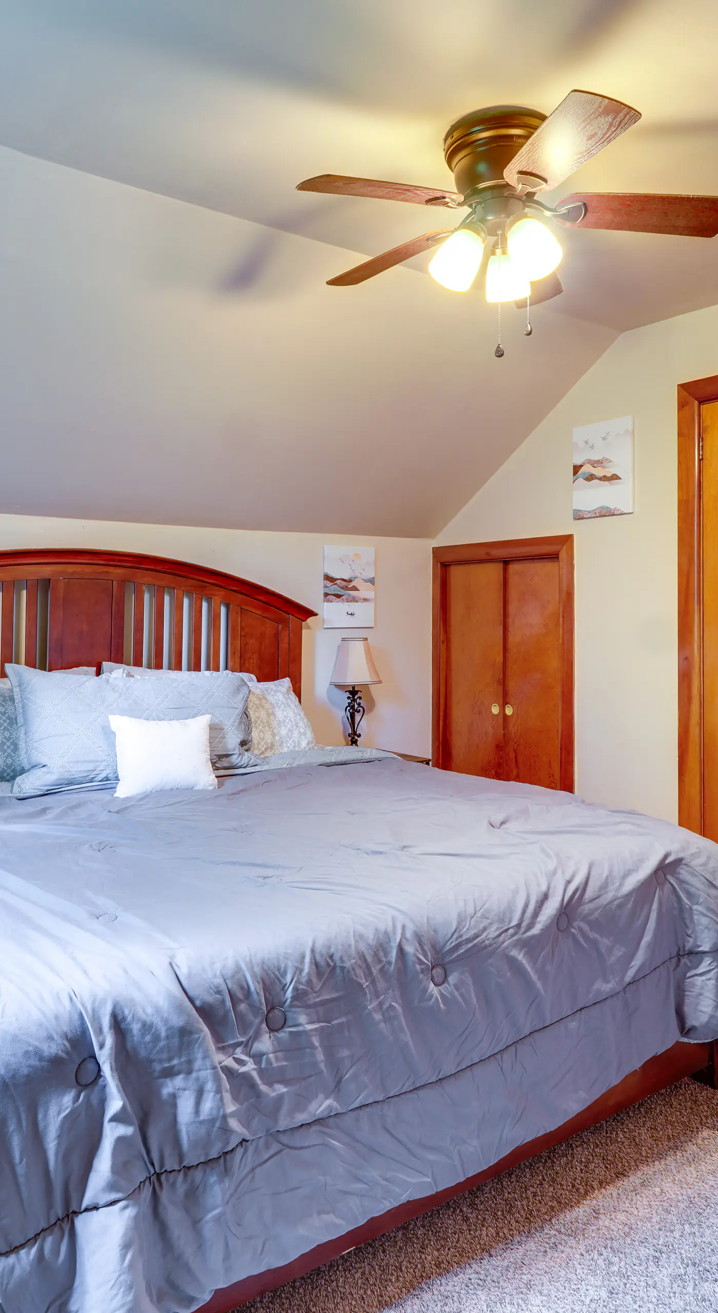 Explore the Poconos! Cozy Creekside Cabin w/ Patio