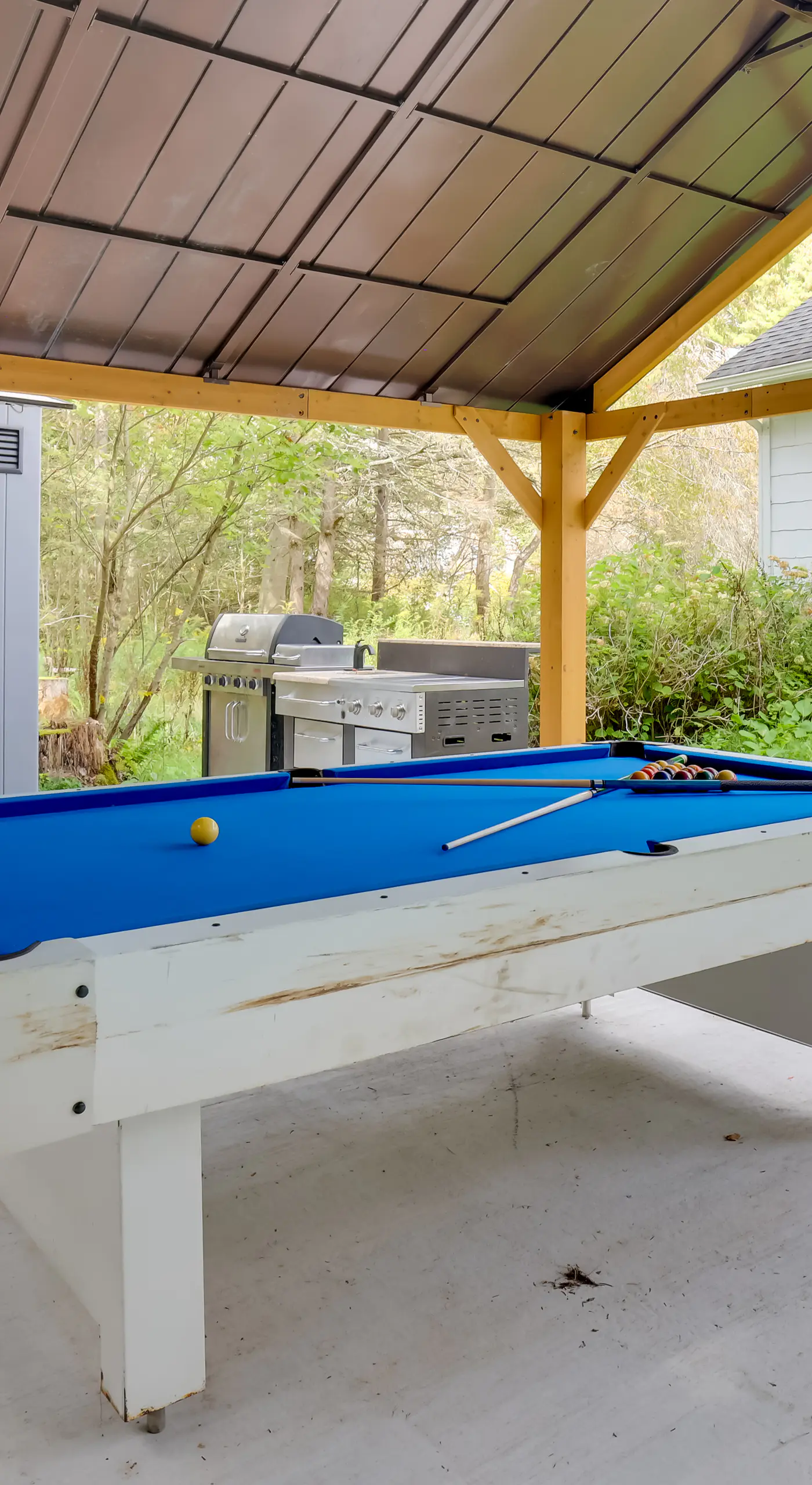 Explore the Poconos! Cozy Creekside Cabin w/ Patio