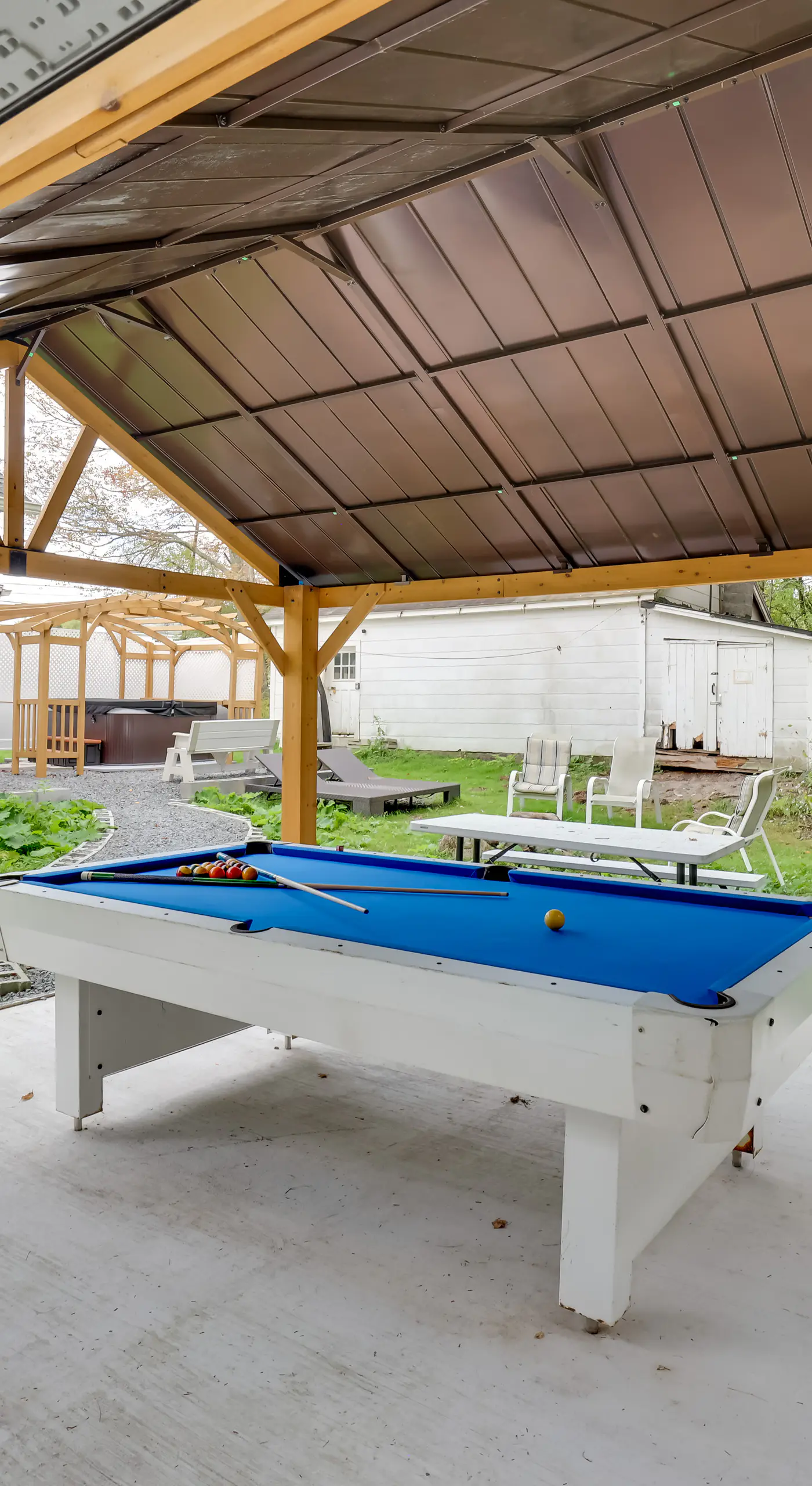 Explore the Poconos! Cozy Creekside Cabin w/ Patio