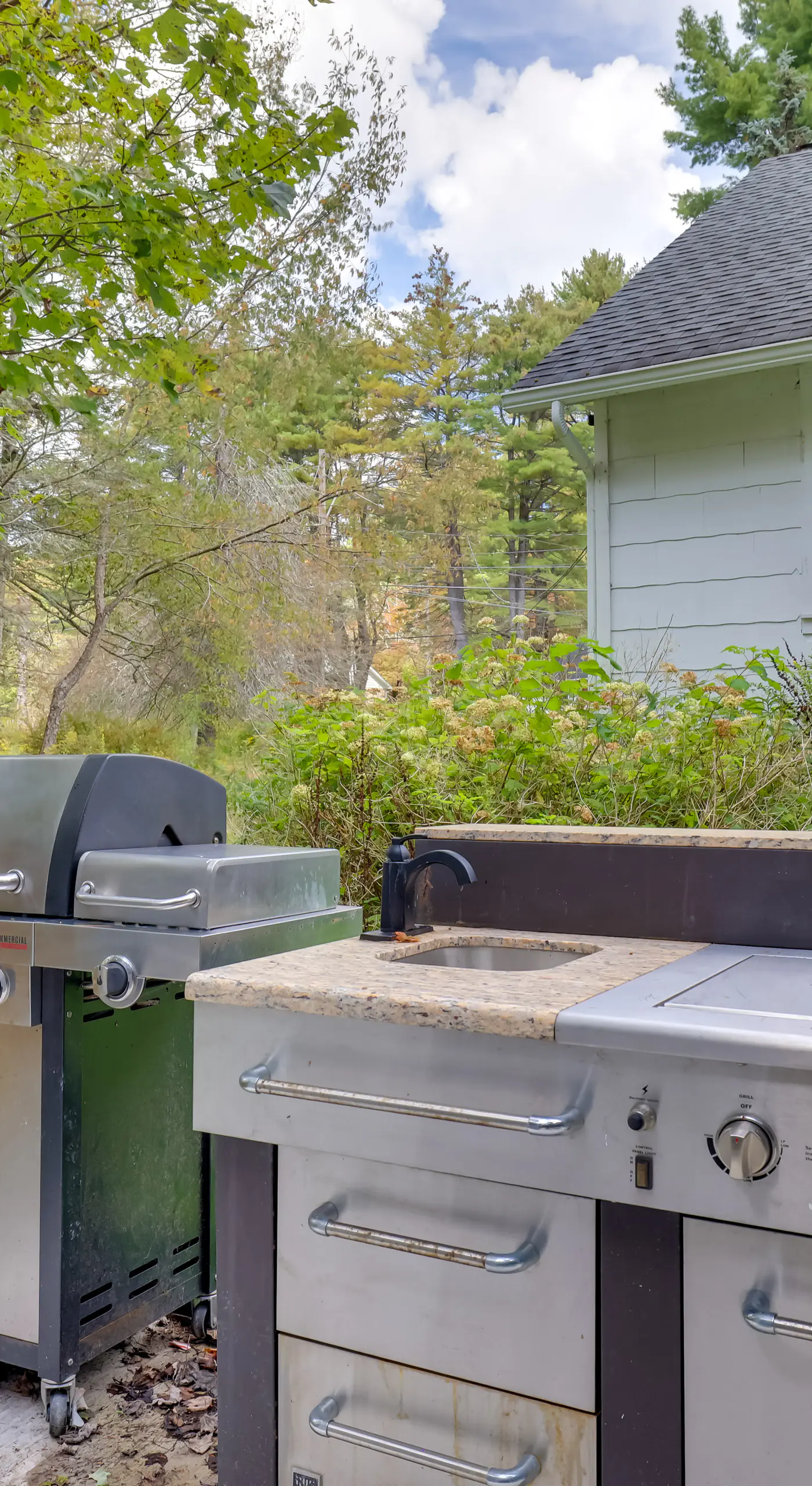 Explore the Poconos! Cozy Creekside Cabin w/ Patio