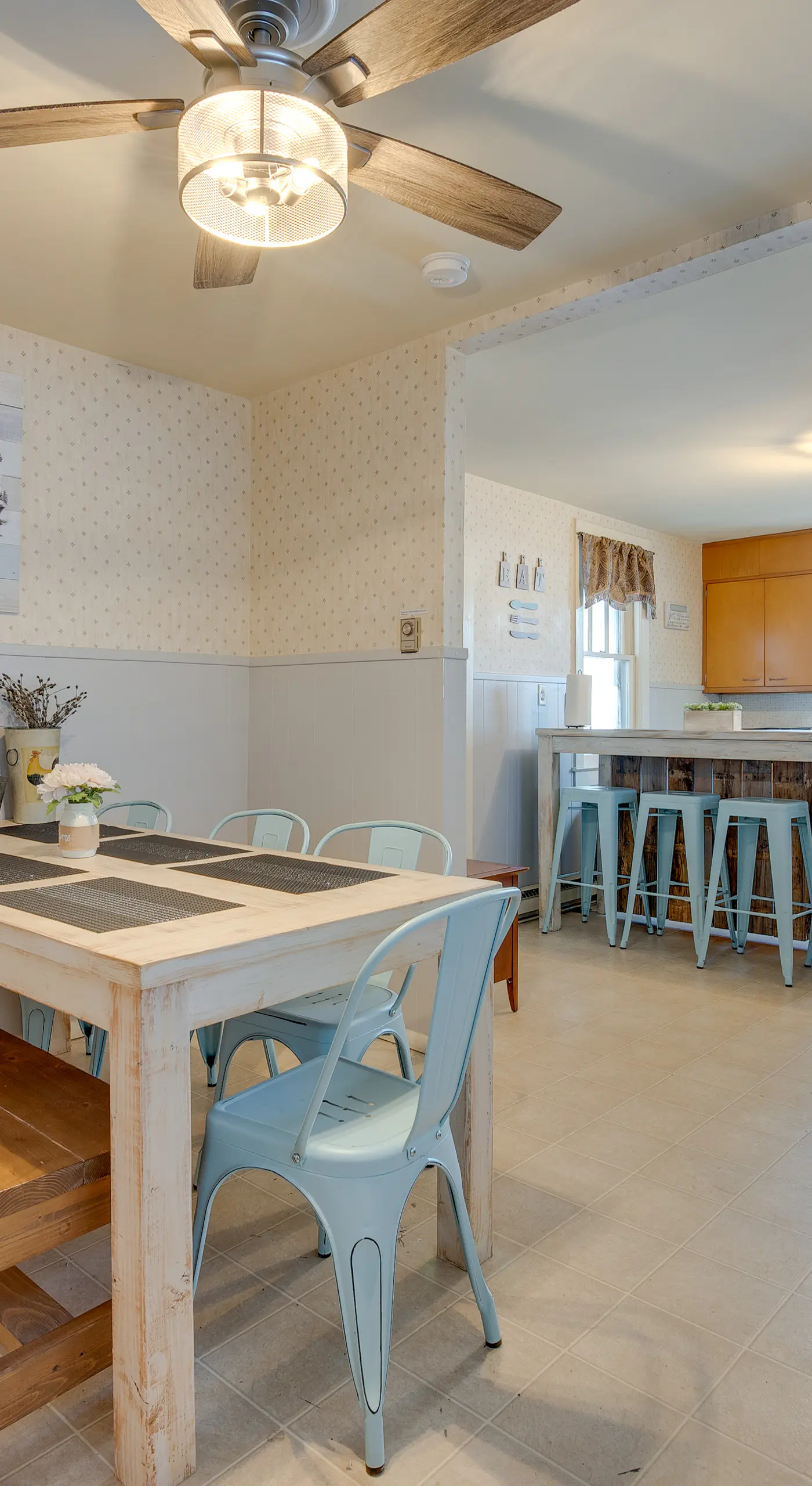 Explore the Poconos! Cozy Creekside Cabin w/ Patio