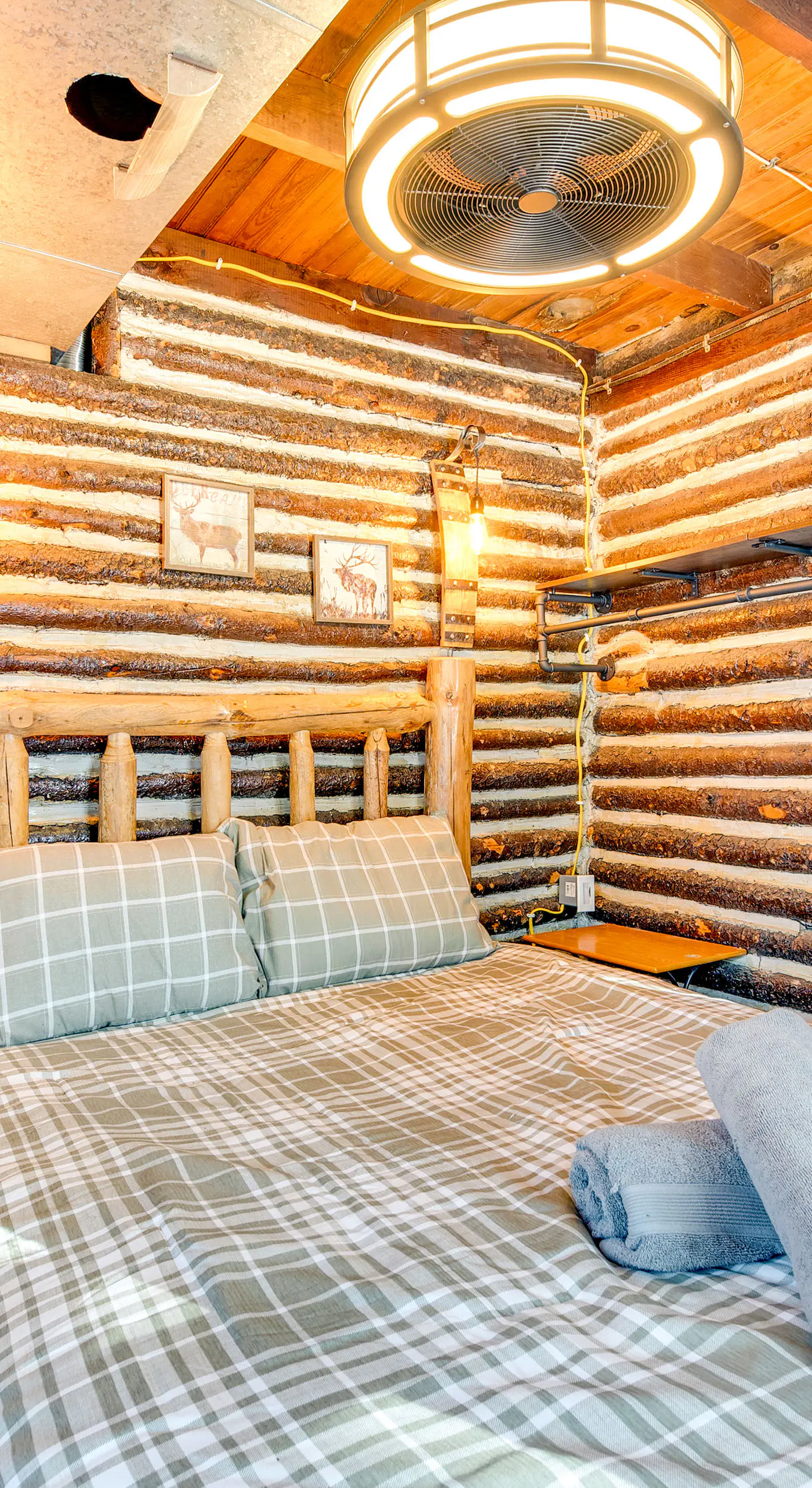 Easy Interstate Access: Original Poconos Log Cabin