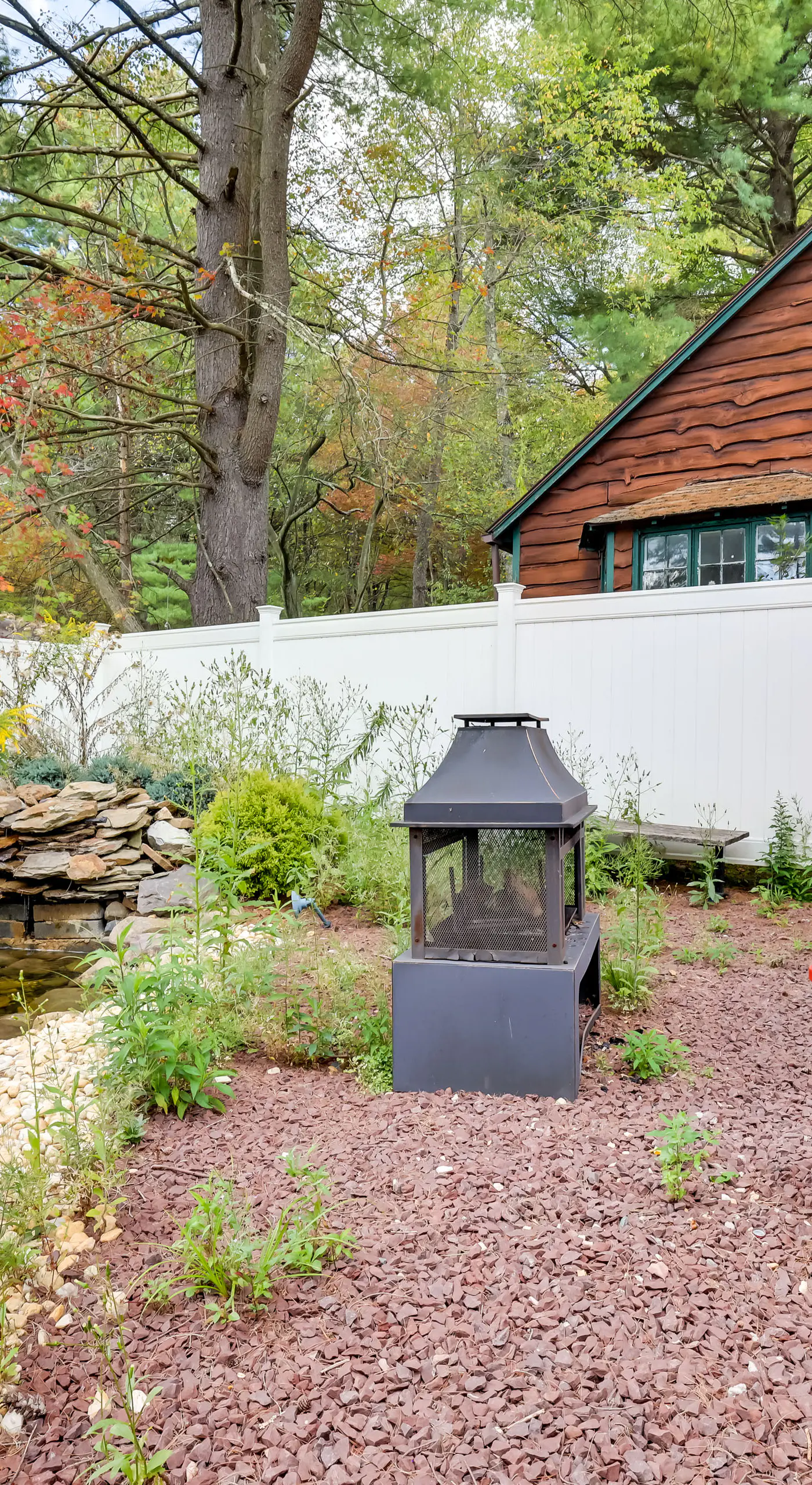 Easy Interstate Access: Original Poconos Log Cabin