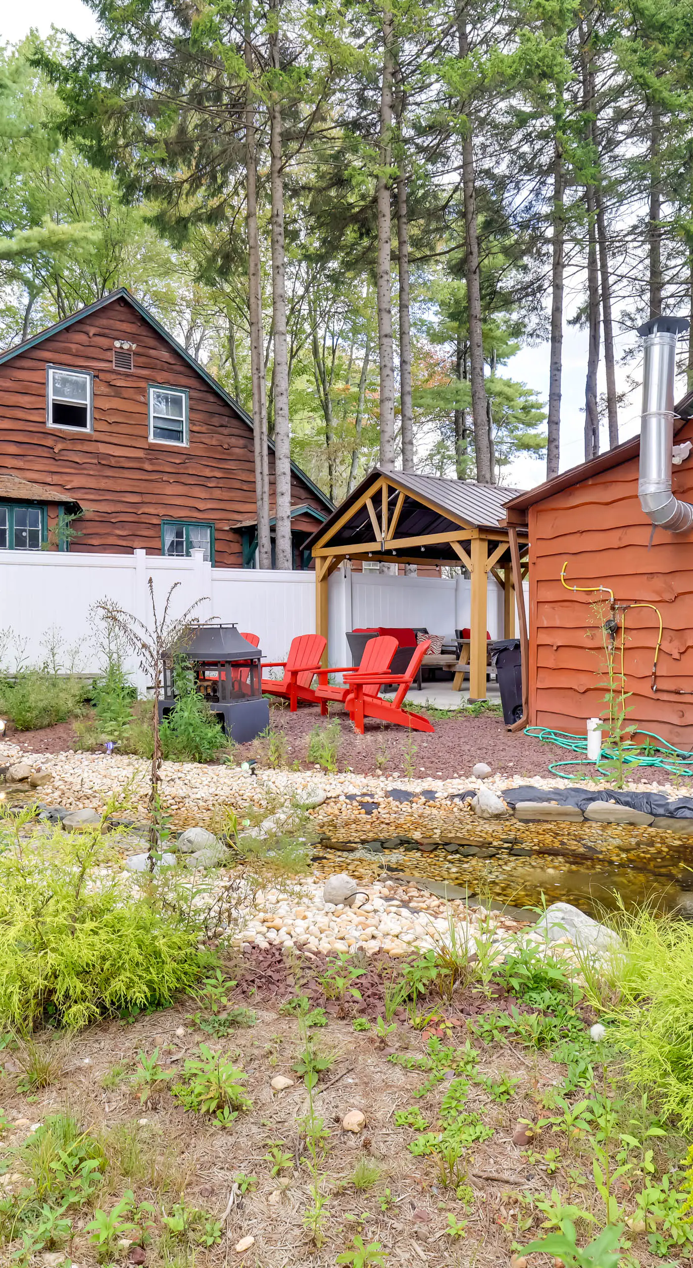 Easy Interstate Access: Original Poconos Log Cabin
