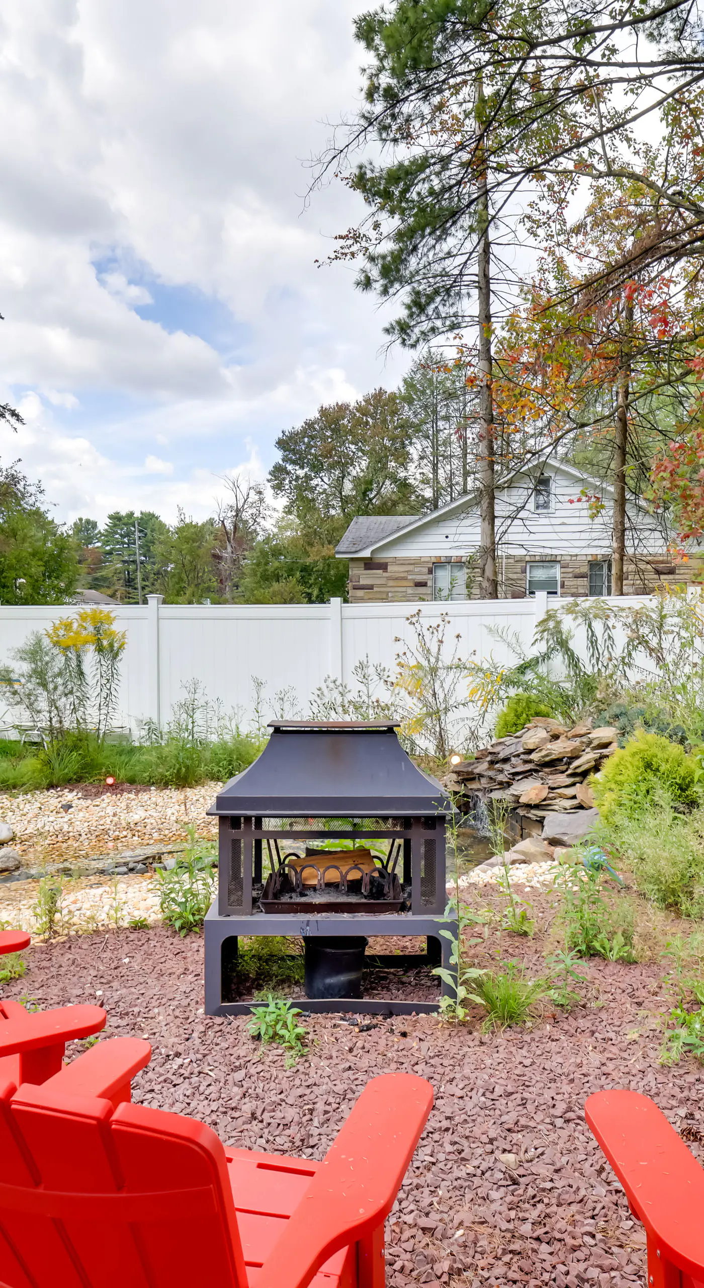 Easy Interstate Access: Original Poconos Log Cabin