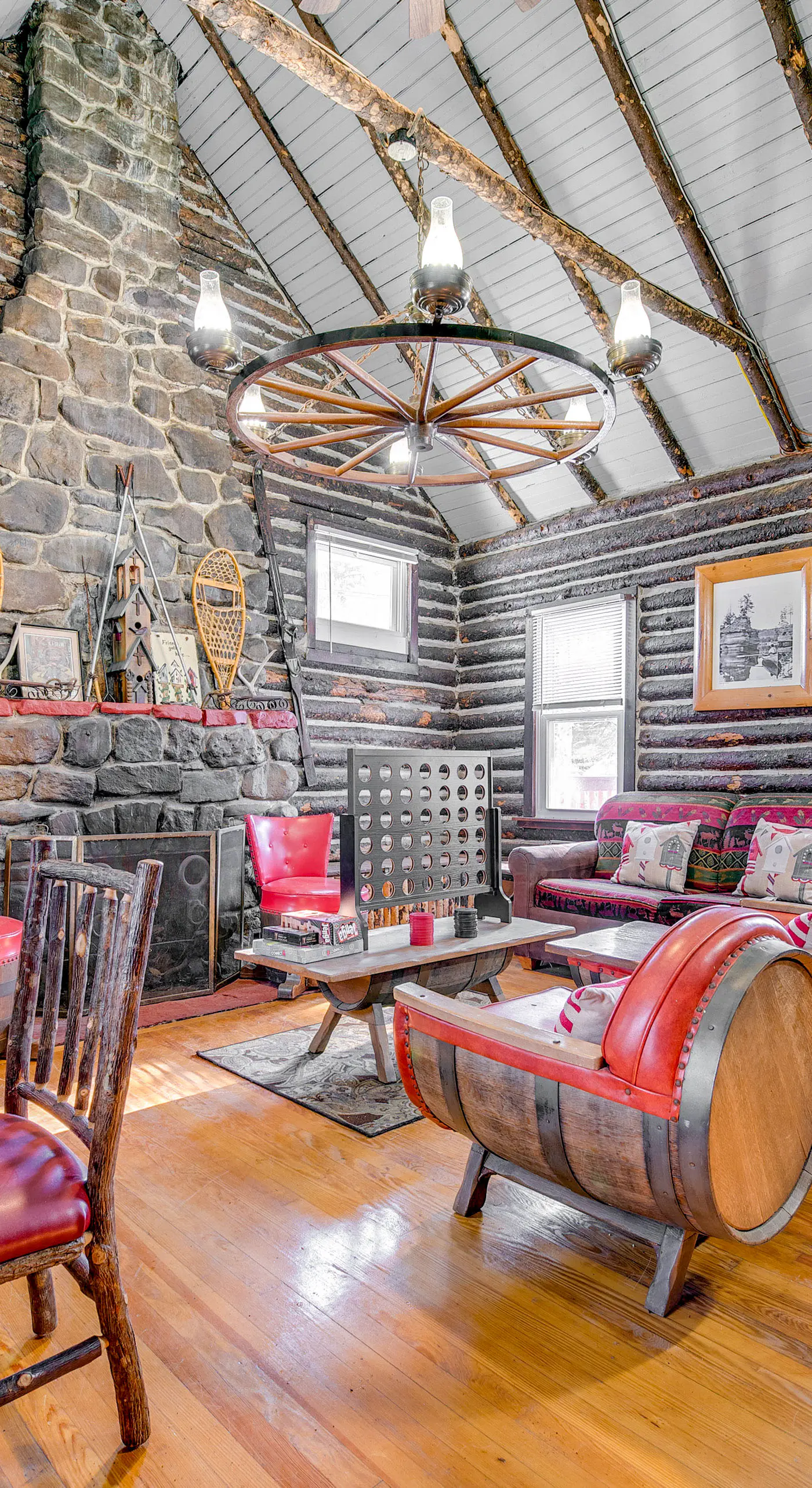 Easy Interstate Access: Original Poconos Log Cabin