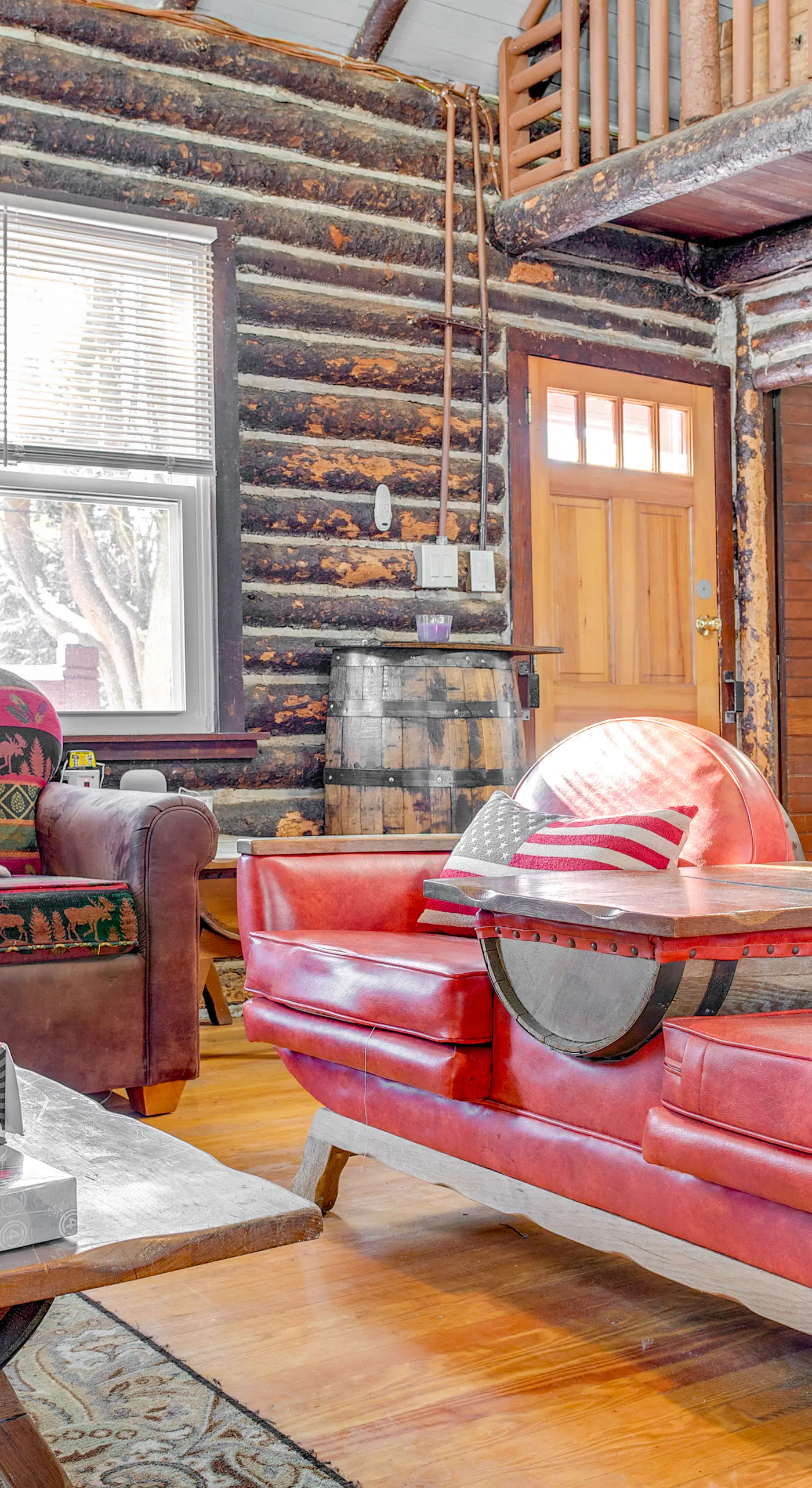 Easy Interstate Access: Original Poconos Log Cabin