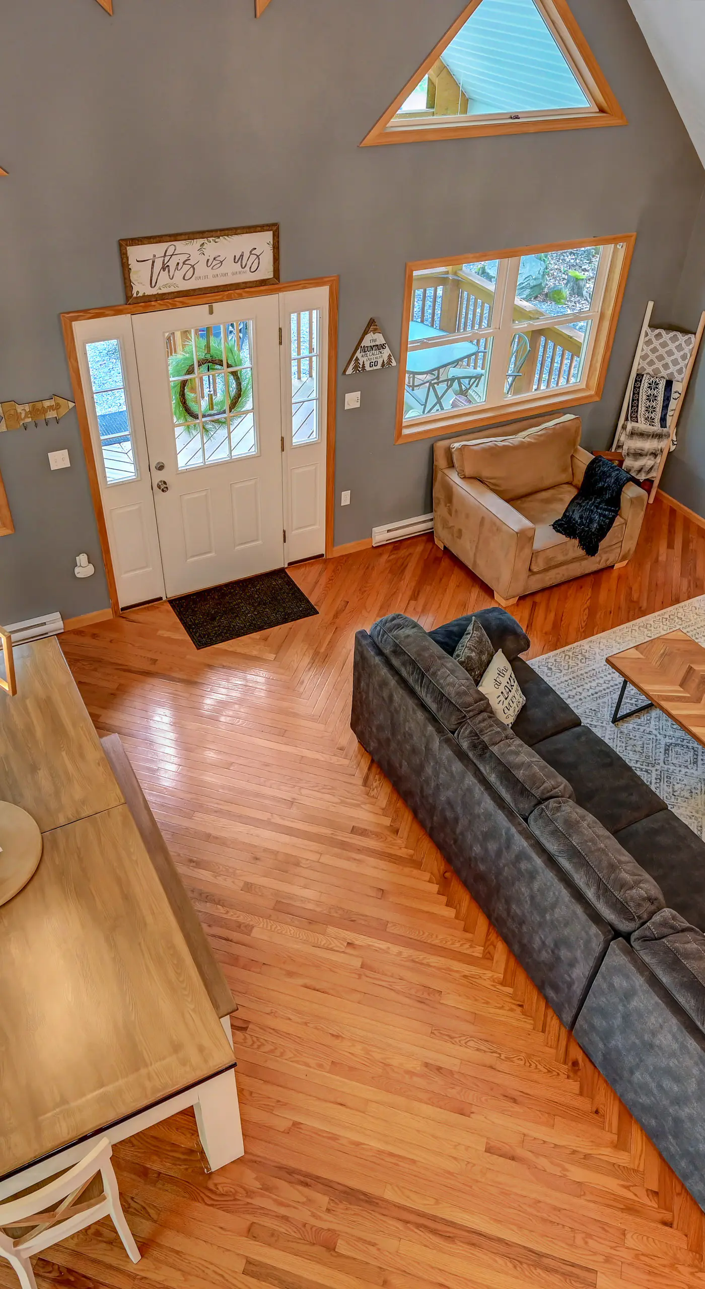 1 Mi to Beach: Pocono Lake Chalet w/ Decks