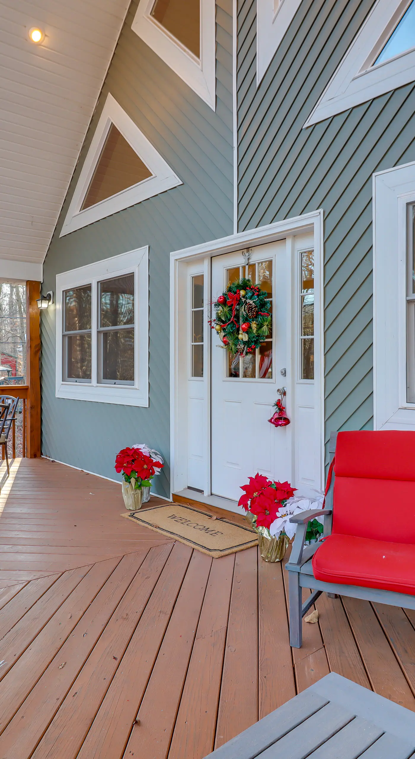 1 Mi to Beach: Pocono Lake Chalet w/ Decks