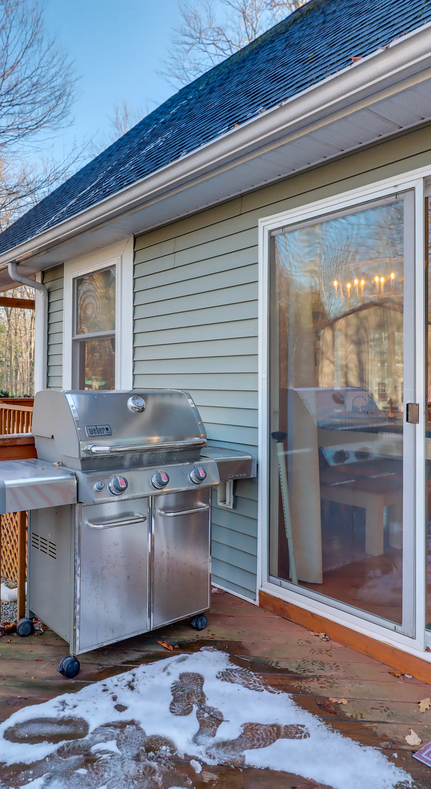 1 Mi to Beach: Pocono Lake Chalet w/ Decks