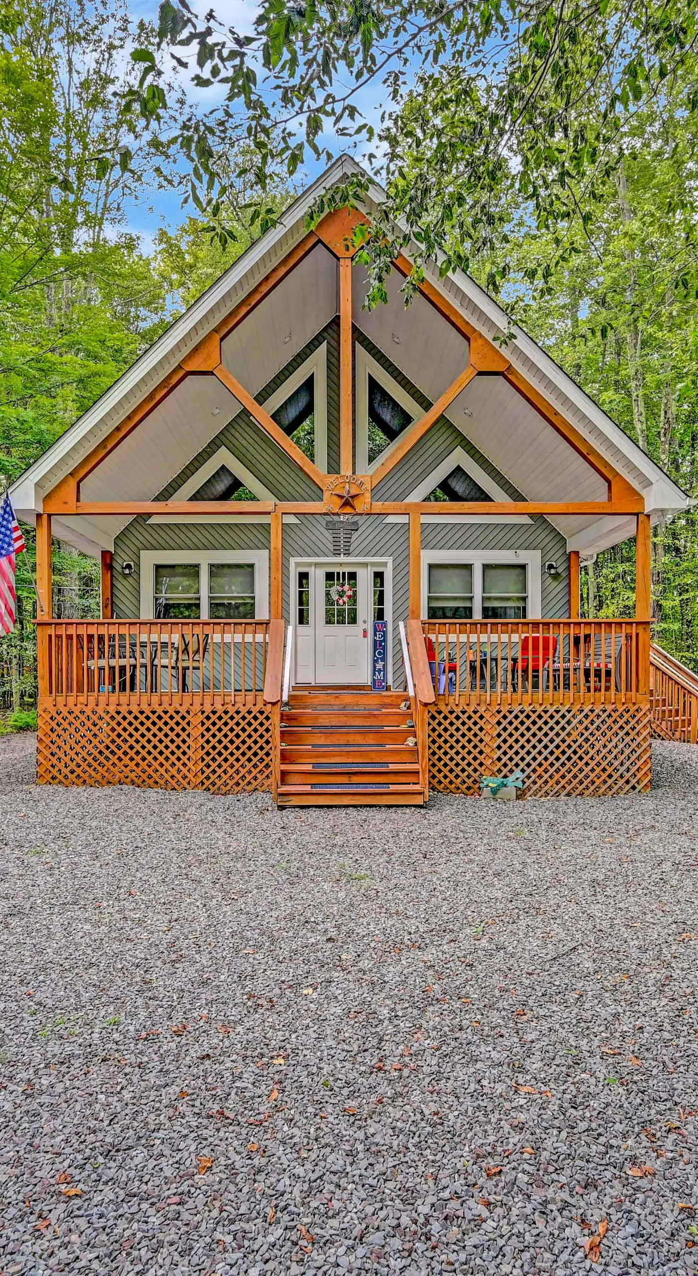 1 Mi to Beach: Pocono Lake Chalet w/ Decks