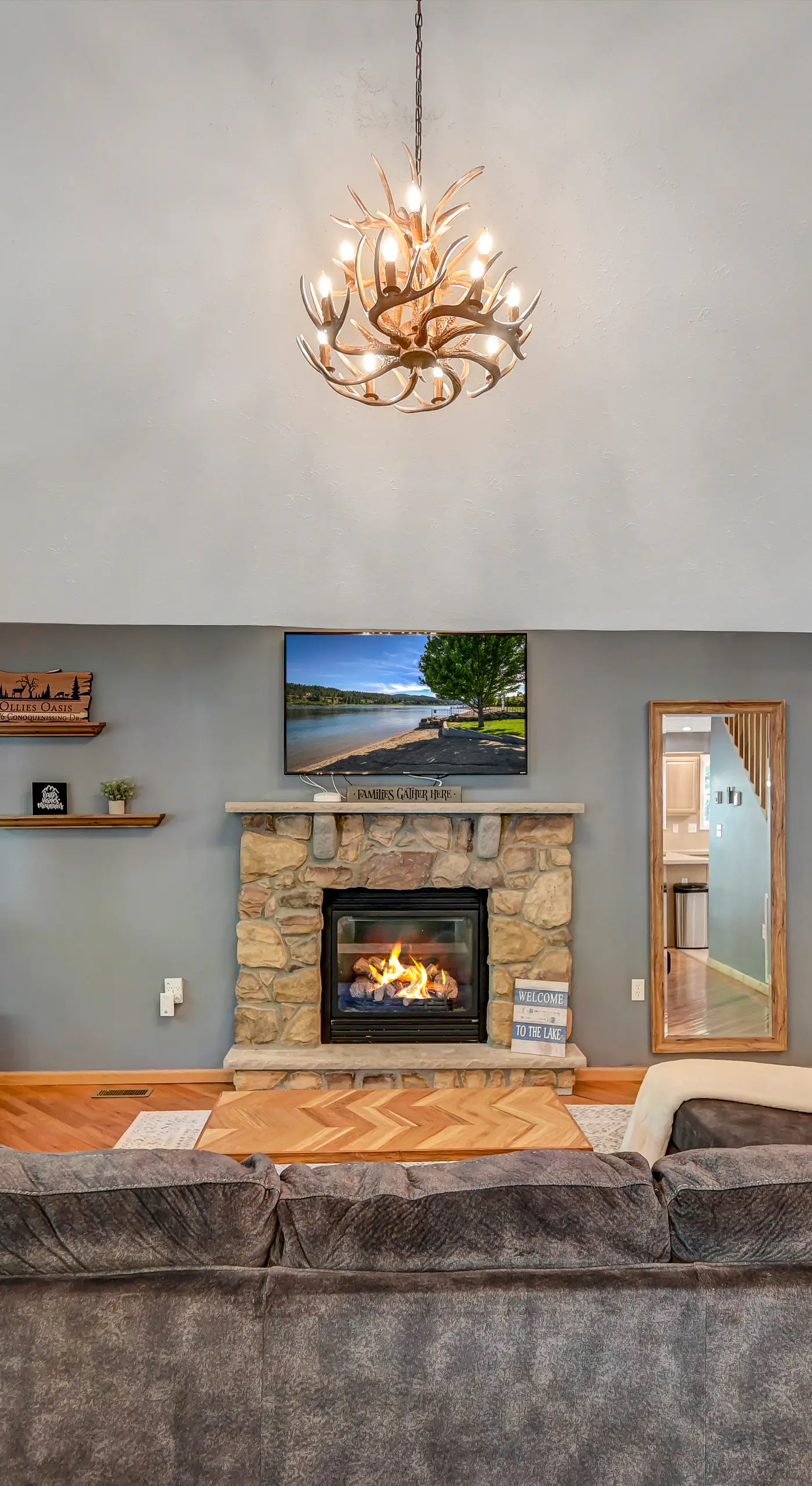 1 Mi to Beach: Pocono Lake Chalet w/ Decks