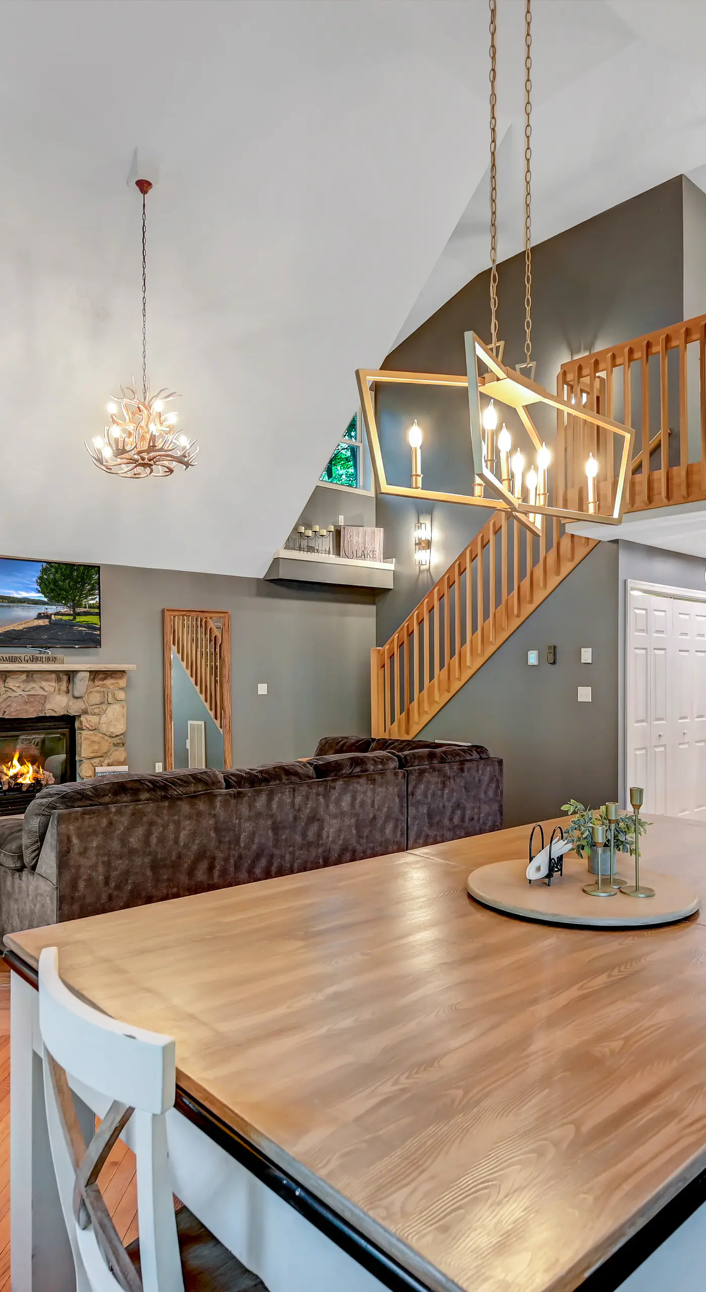 1 Mi to Beach: Pocono Lake Chalet w/ Decks