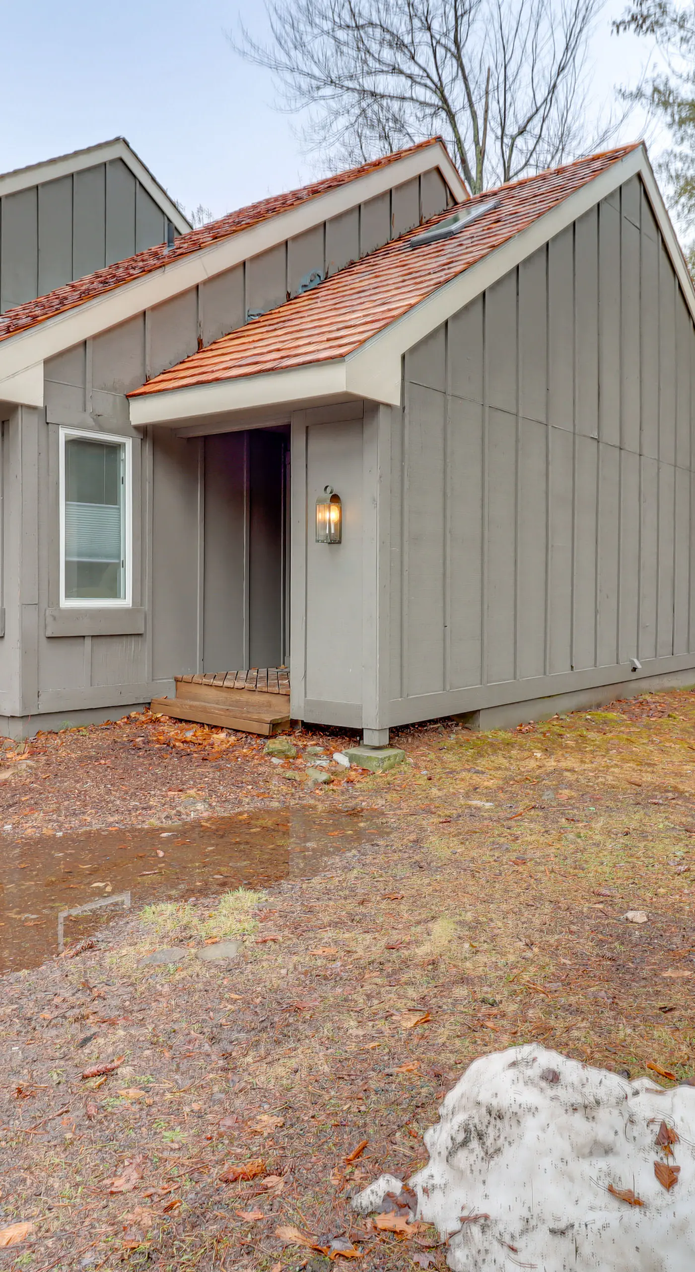 Cozy Cabin w/ Deck < 1 Mi to Jack Frost Resort!