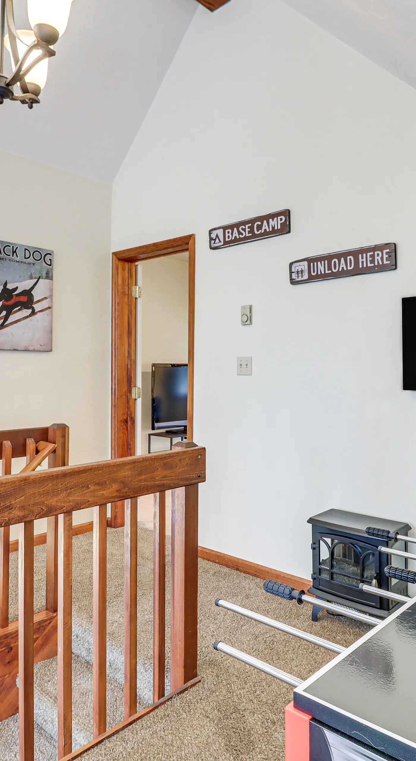 Serene Poconos Cabin w/ Hot Tub & Beach Access!