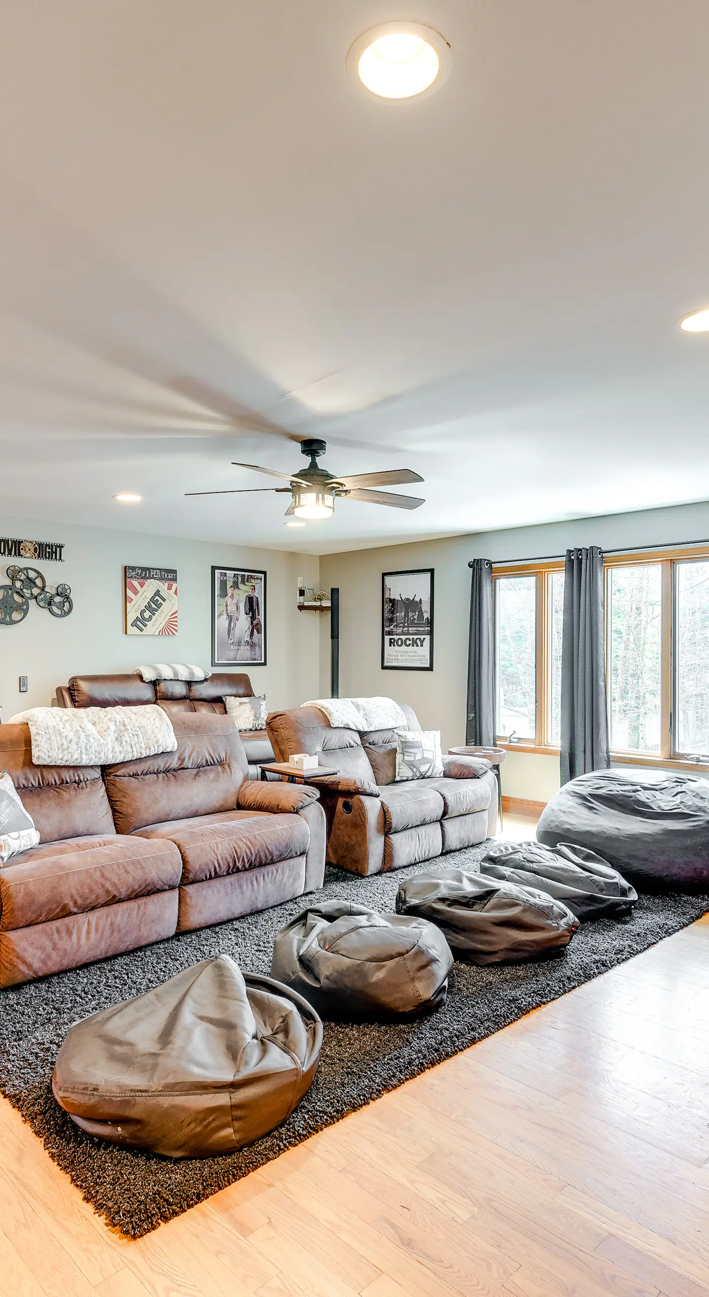 Pocono Lake House Hideaway: Hot Tub & Theater Room