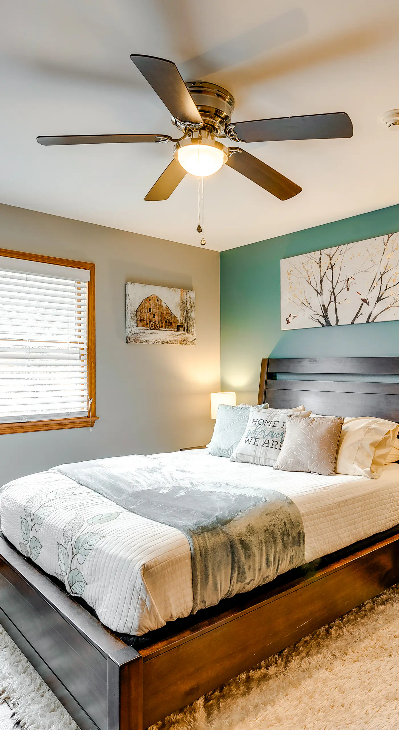Pocono Lake House Hideaway: Hot Tub & Theater Room