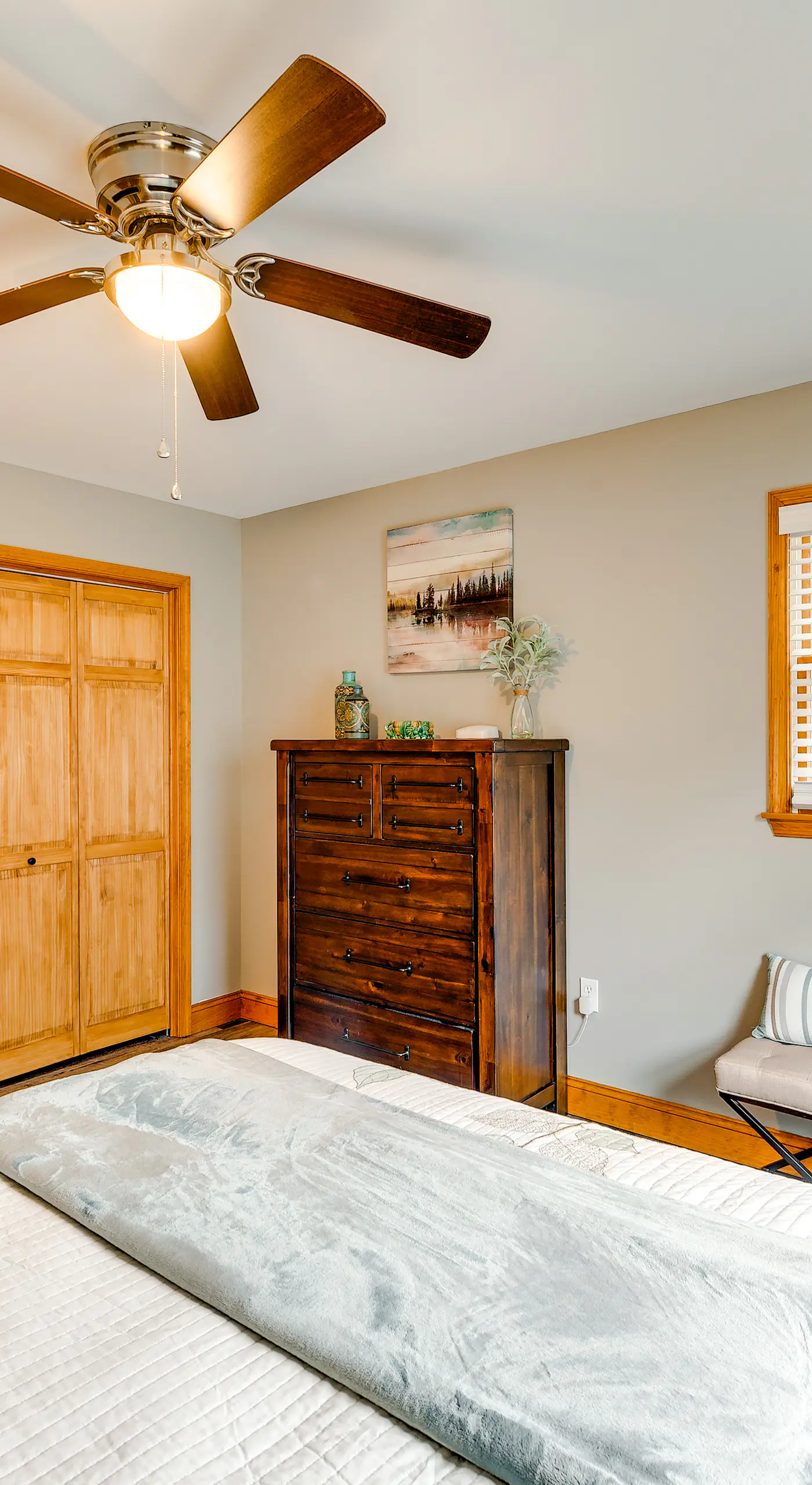 Pocono Lake House Hideaway: Hot Tub & Theater Room