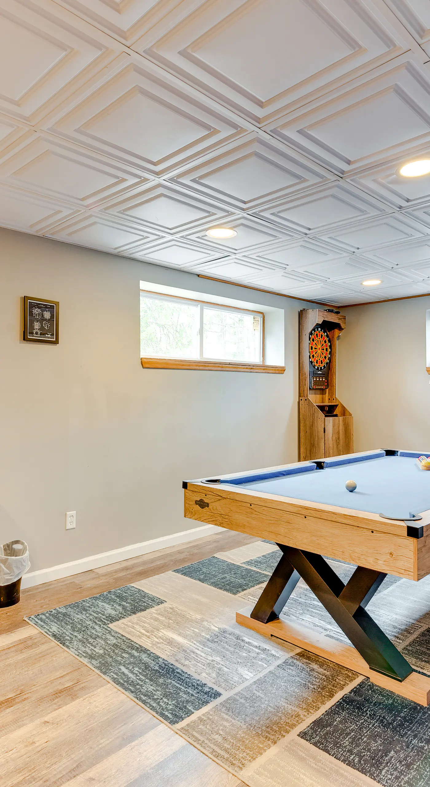 Pocono Lake House Hideaway: Hot Tub & Theater Room