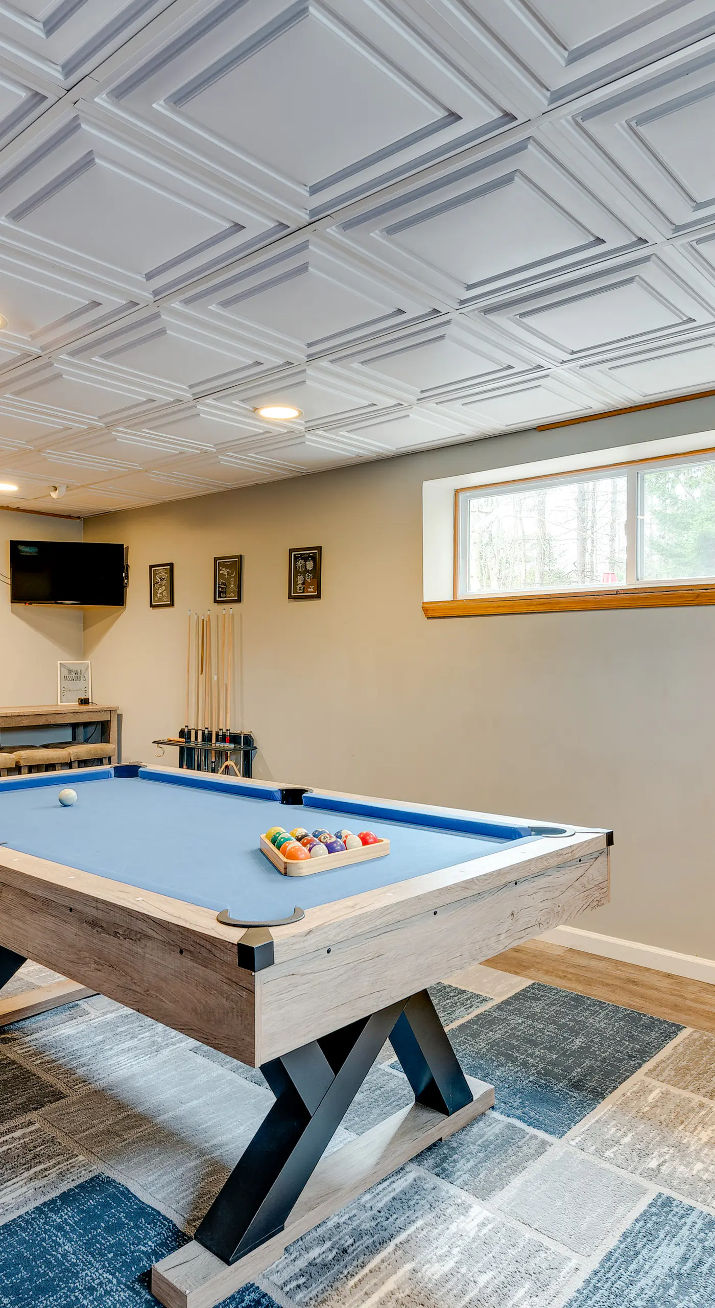 Pocono Lake House Hideaway: Hot Tub & Theater Room