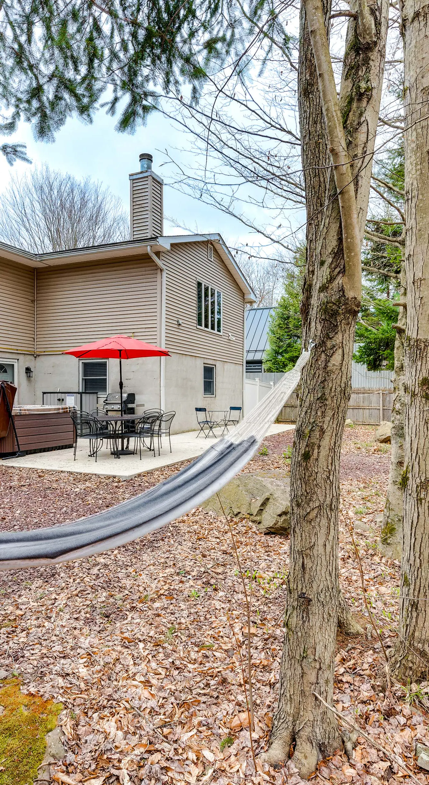 Pocono Lake House Hideaway: Hot Tub & Theater Room