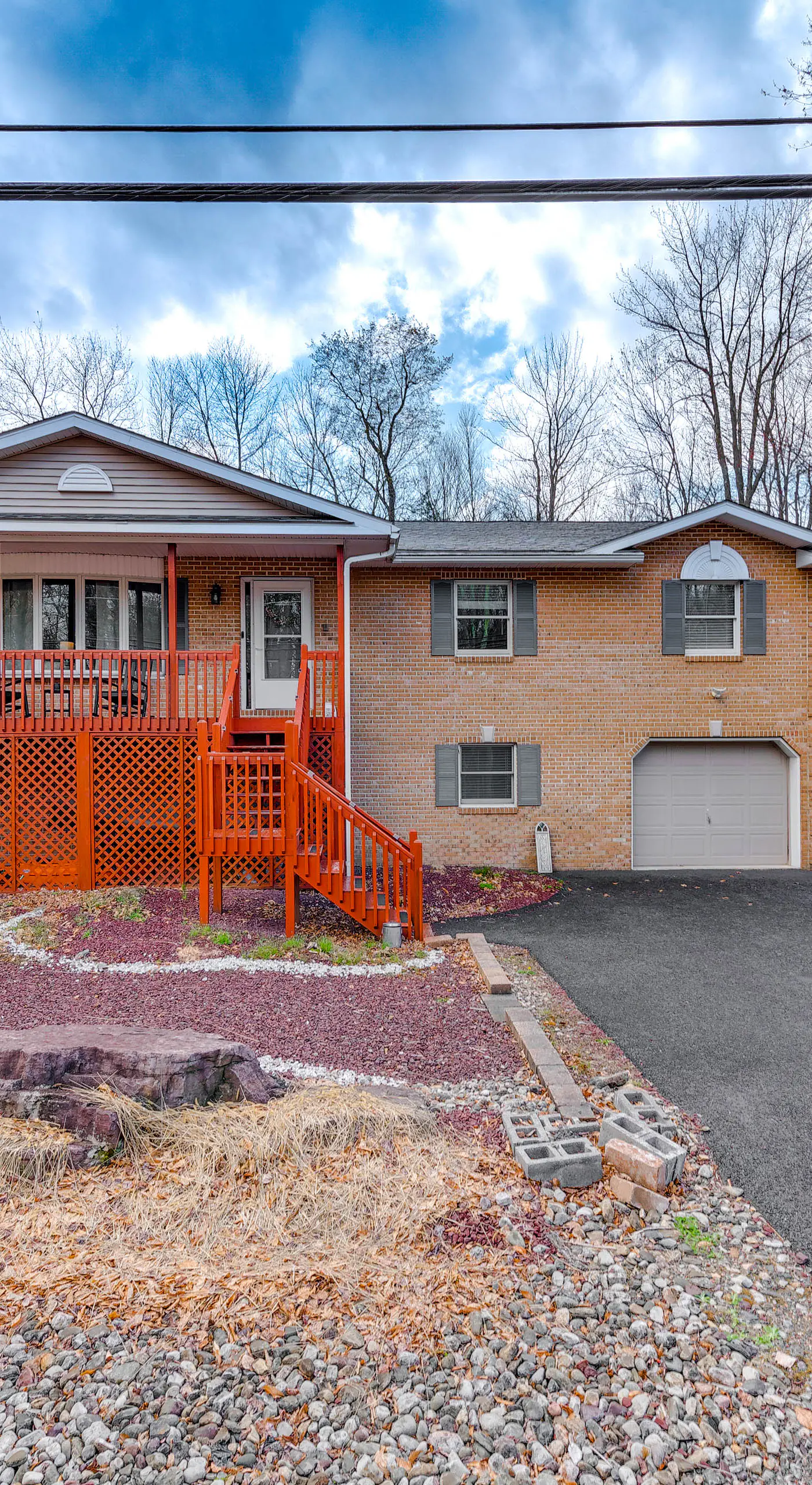 Pocono Lake House Hideaway: Hot Tub & Theater Room