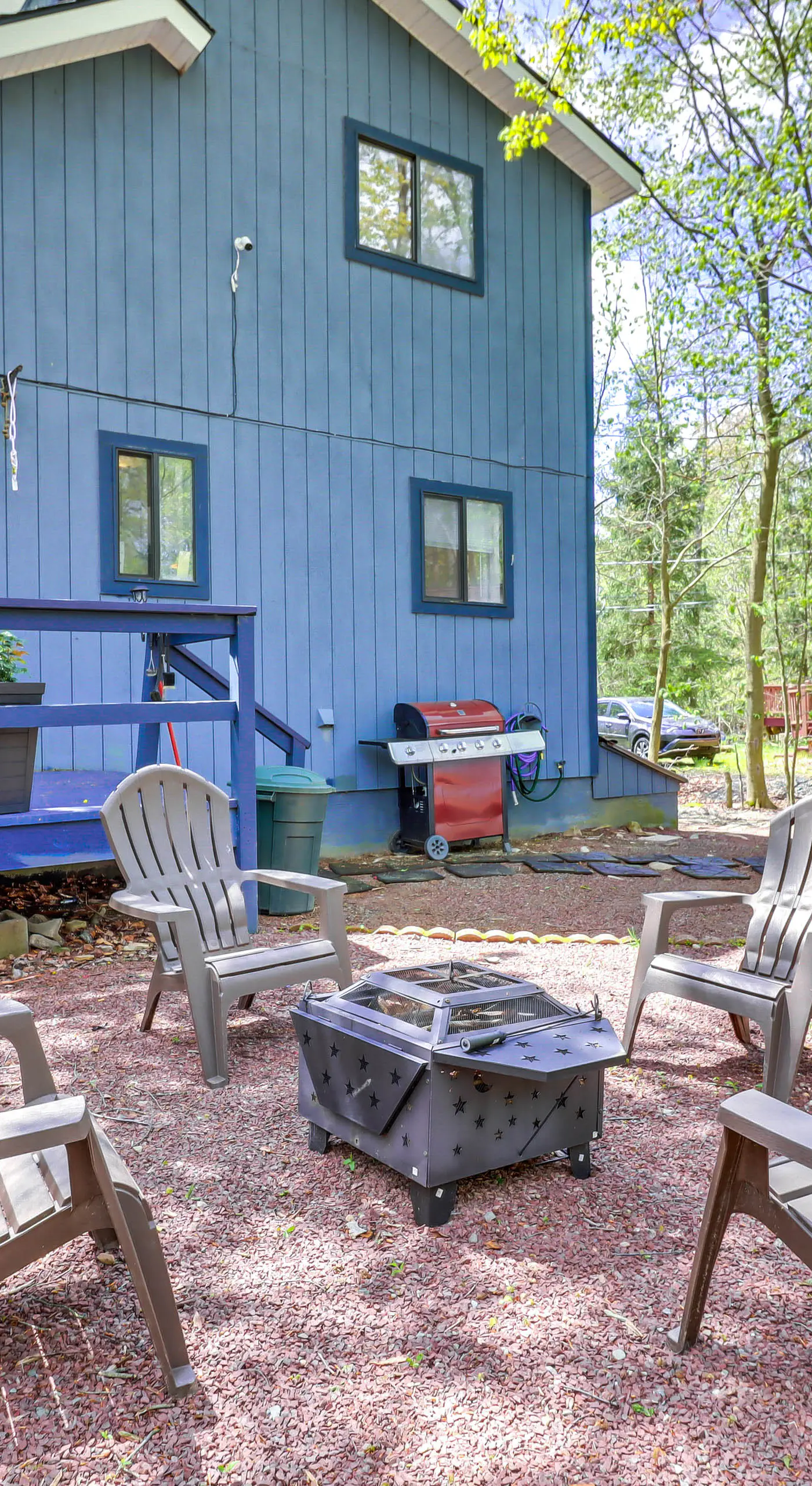 Hot Tub & Lake Beach Access: Tobyhanna Retreat!