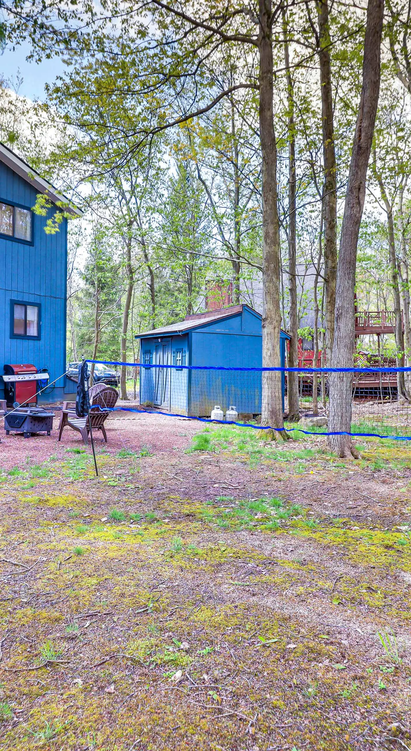 Hot Tub & Lake Beach Access: Tobyhanna Retreat!