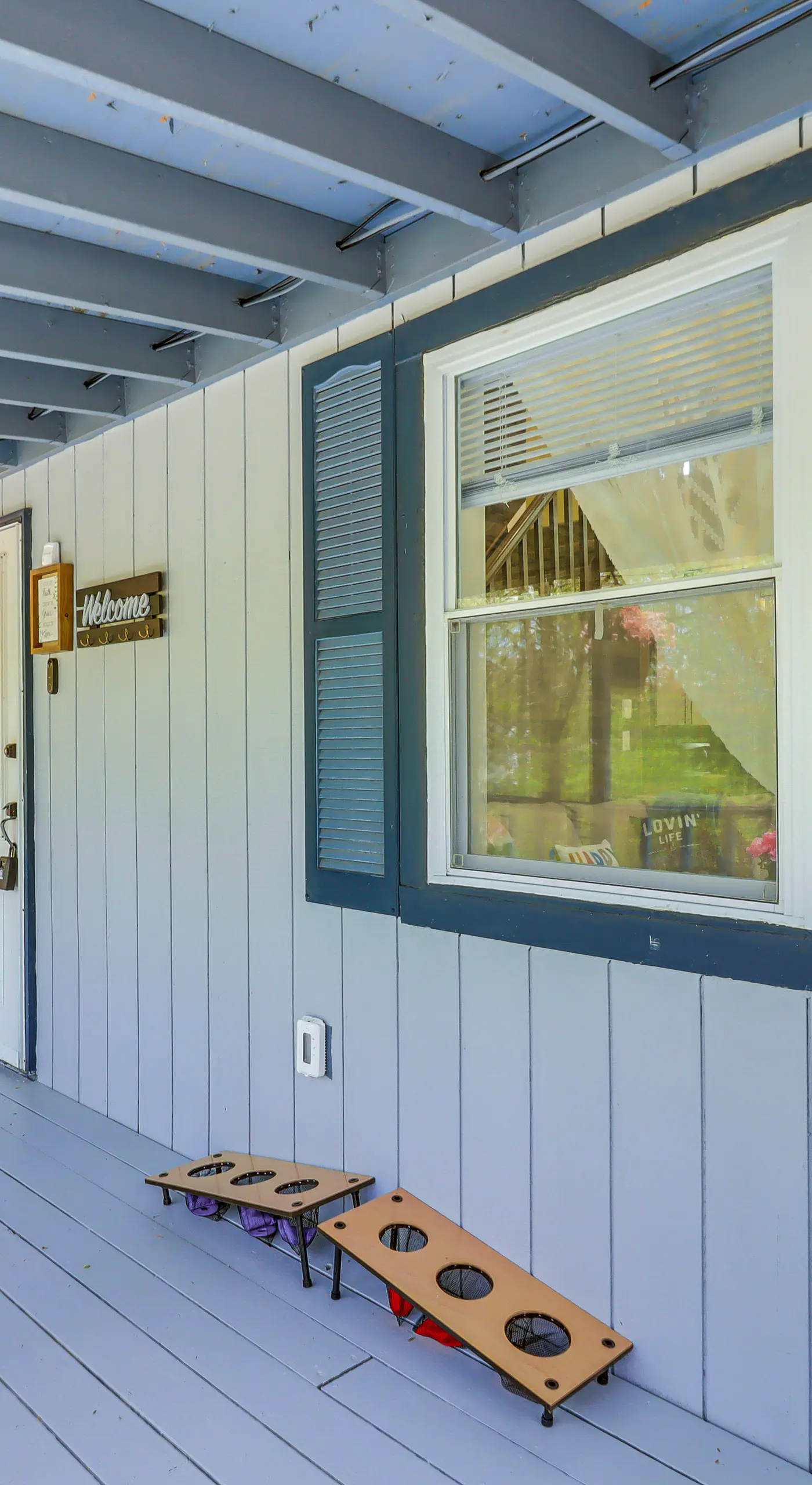 Hot Tub & Lake Beach Access: Tobyhanna Retreat!