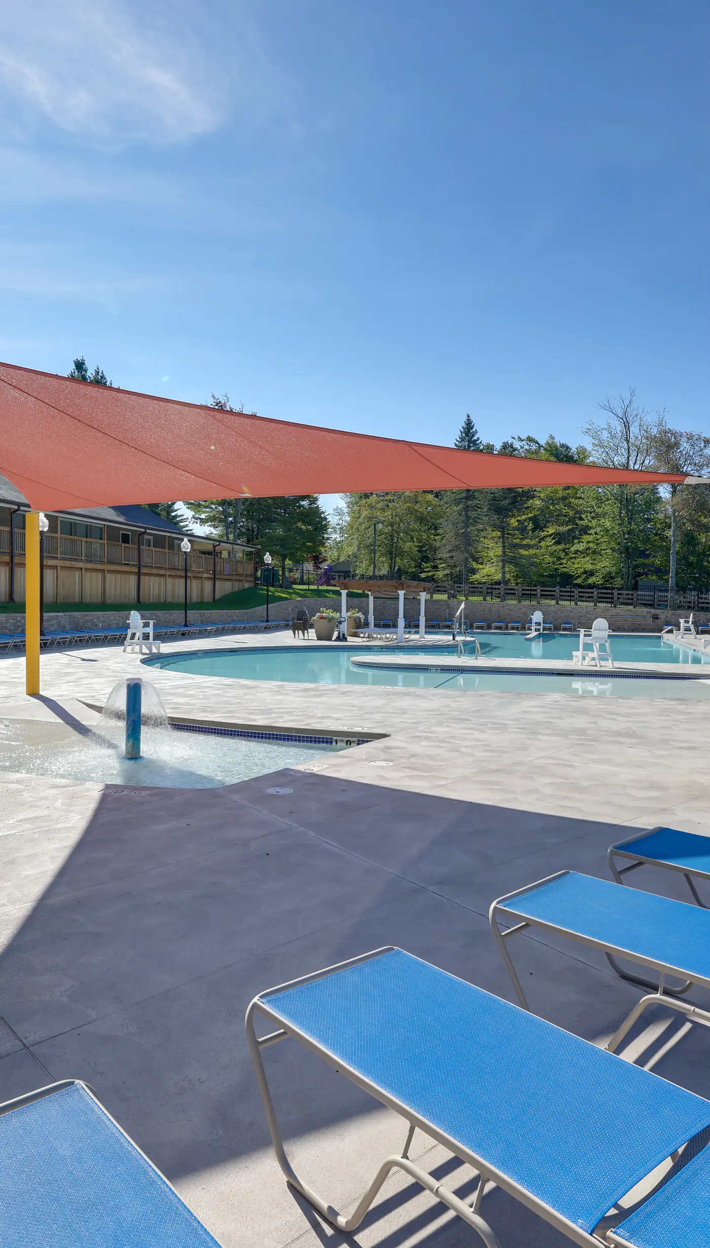 Hot Tub & Lake Beach Access: Tobyhanna Retreat!