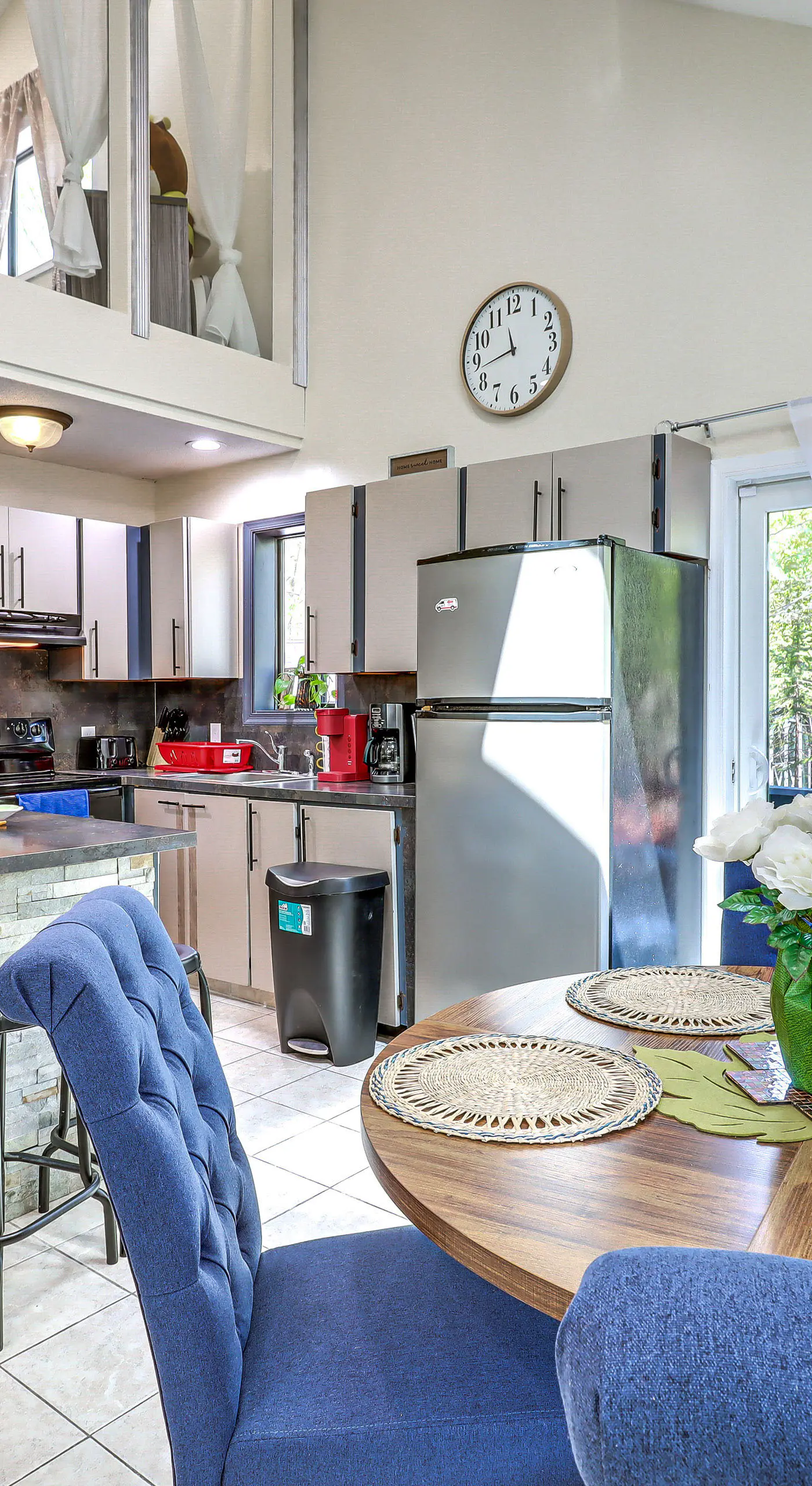 Hot Tub & Lake Beach Access: Tobyhanna Retreat!