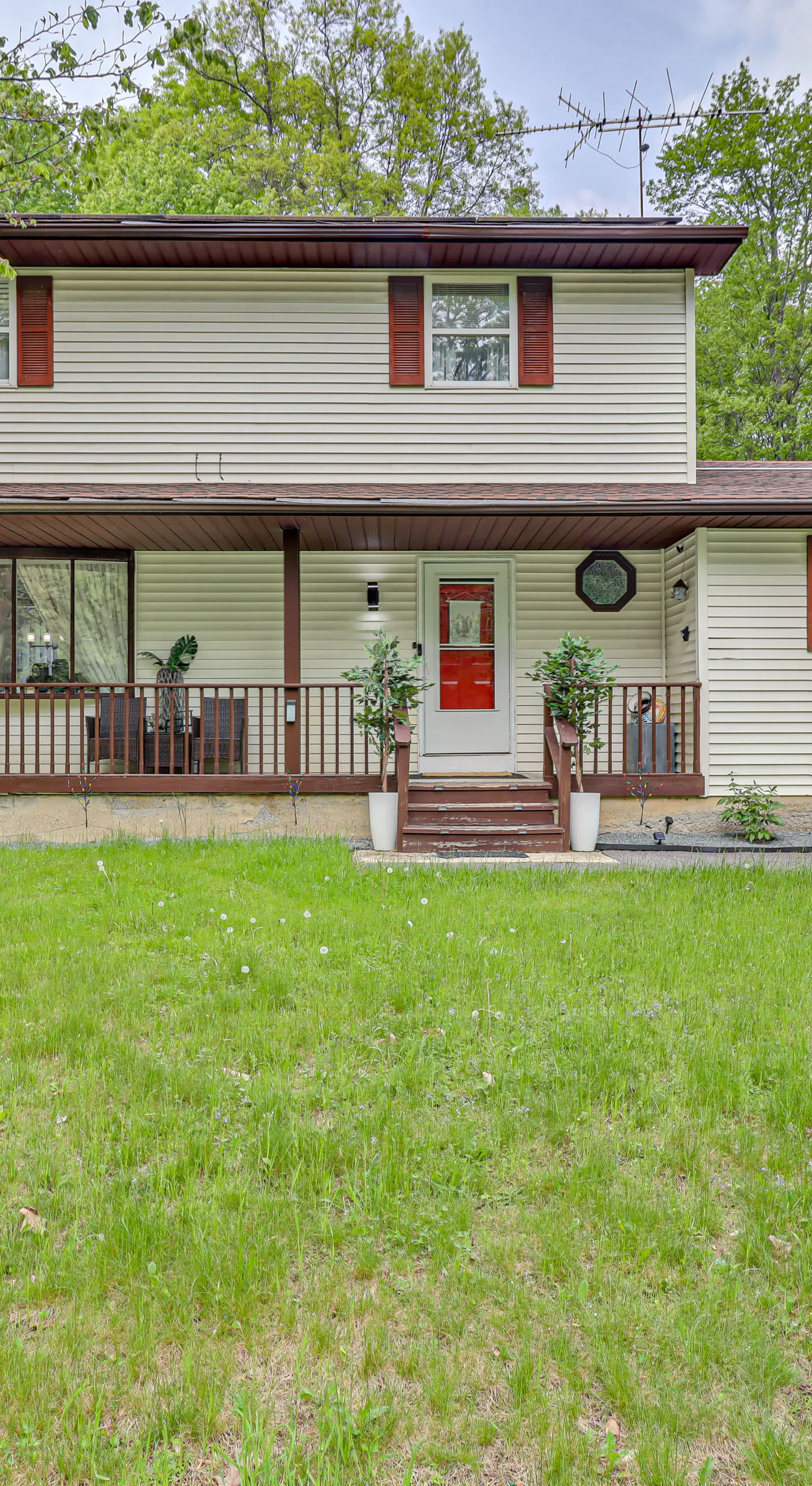 Long Pond Home w/ Hot Tub ~ 8 Mi to Kalahari!