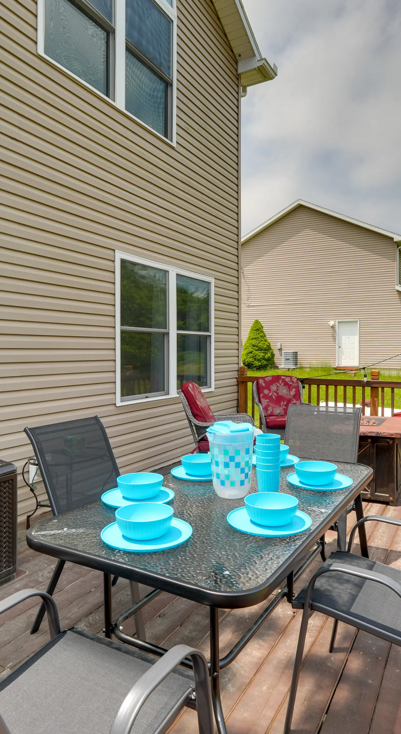 1 Mi to Lakes: Family Pocono Home w/ Yard & Deck!